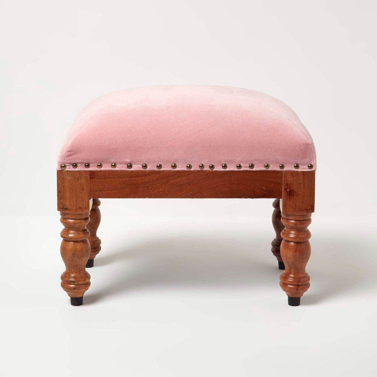 Homescapes Fußhocker Rechteckiger Samthocker Mable – rosa mit Holzbeinen, 50 x 30 x 40 cm