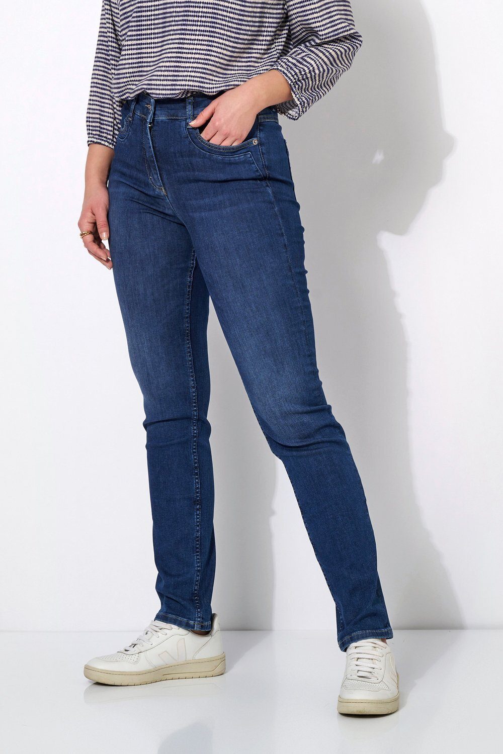 TONI 5-Pocket-Jeans be loved mit raffinierten Taschennähten mittelblau - 564