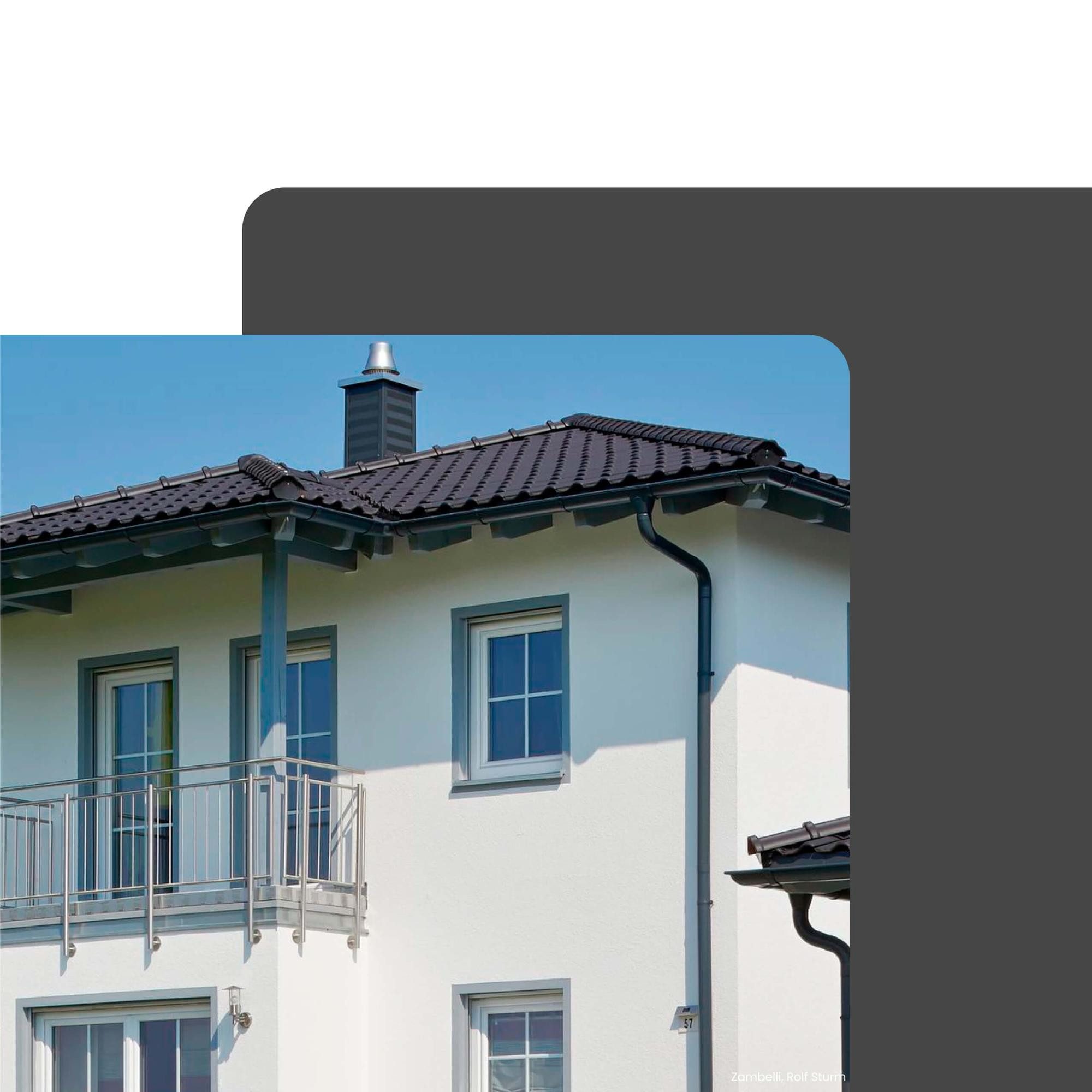 Zambelli Regenfallrohr, (Sockelknie verzinkt, Etagenbogen, einteilig gefalzt DN 100 Anthrazit), zur Überbrückung von Mauer- und Putzvorsprüngen