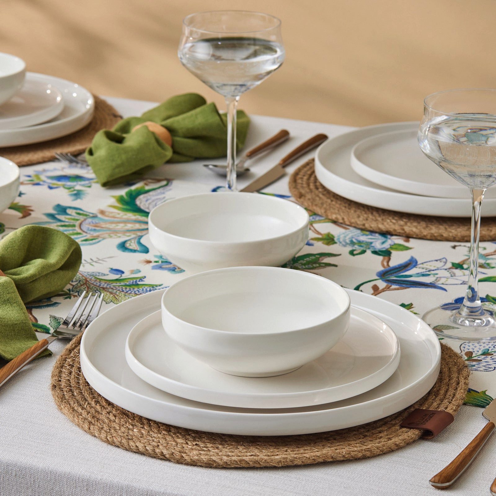 Karaca Geschirr-Set Karaca Stream Saturn 12-tlg Tafelservice für 4 Personen Weiß (12-tlg), 4 Personen, KNOCHENPORZELLAN, Bone China