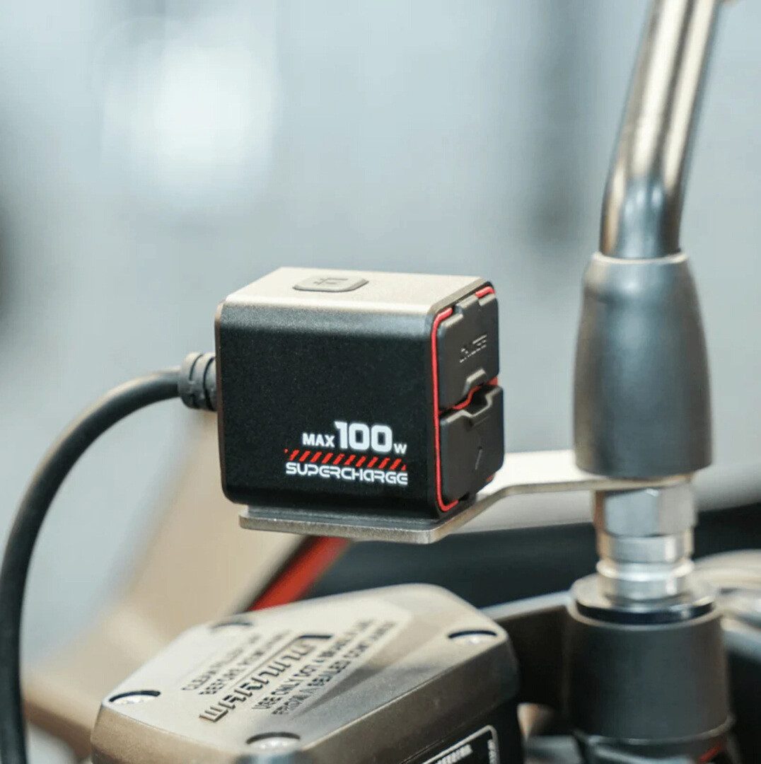 CHIGEE MFP0094 TR100 2-Wege USB-A/C-Schnellladegerät Motorrad-Navigationsgerät (Wasserdicht wasserdichte)