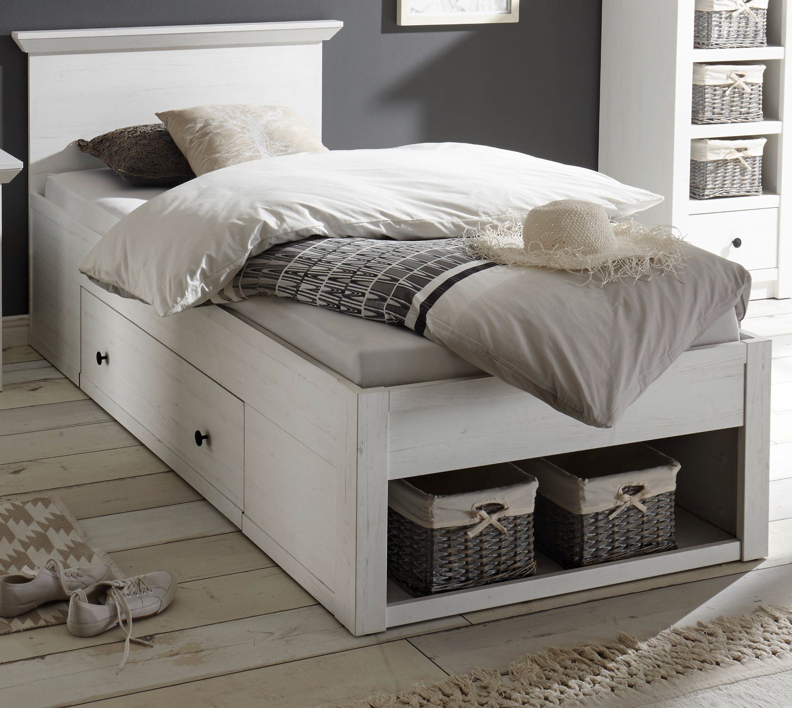 Furn.Design Einzelbett Hooge (in Pinie weiß, Liegefläche 90 x 200 cm), mit Bettschubkasten, mit Stauraum