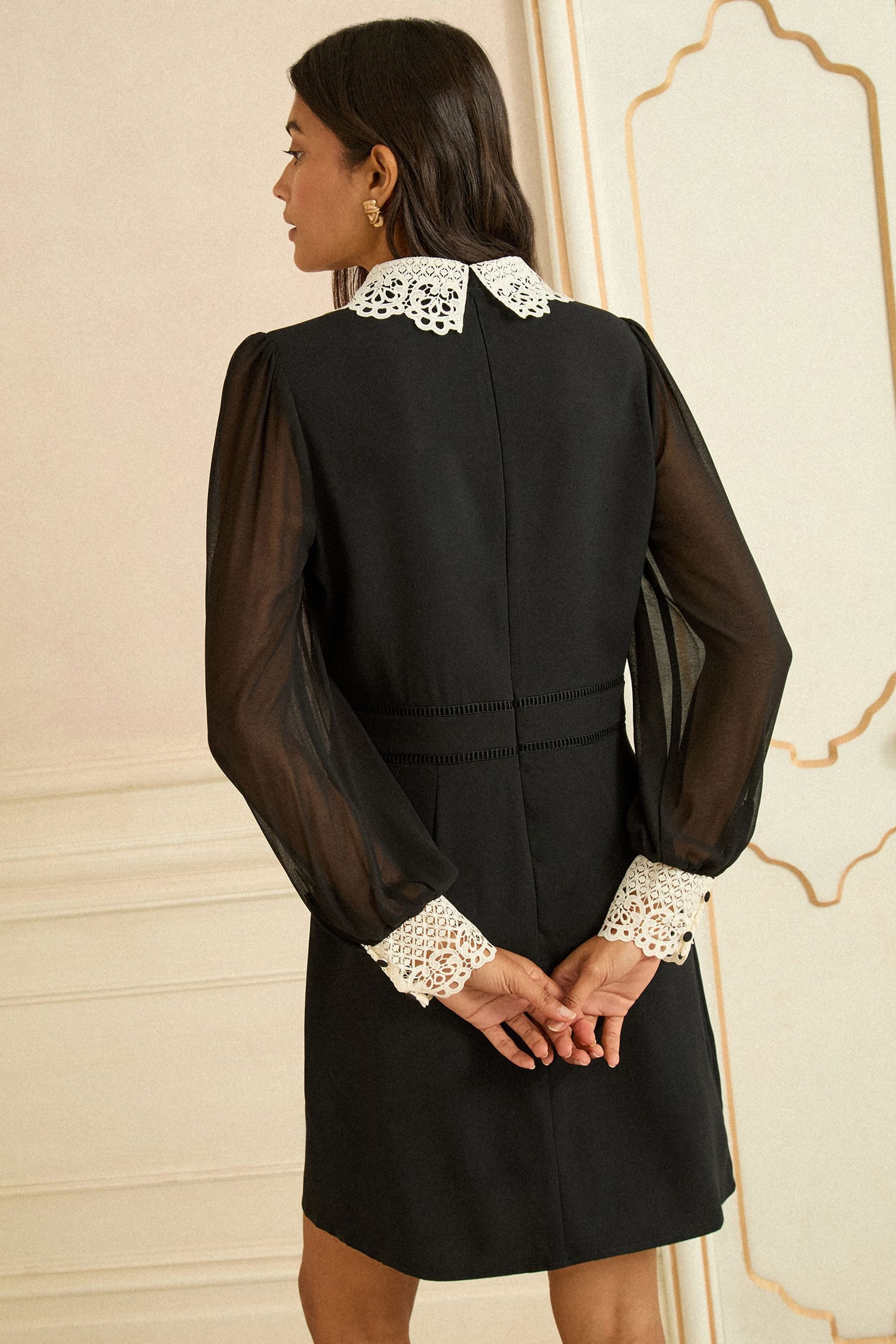 Love & Roses Minikleid Love & Roses Minikleid mit Spitzenkragen (1-tlg) günstig online kaufen