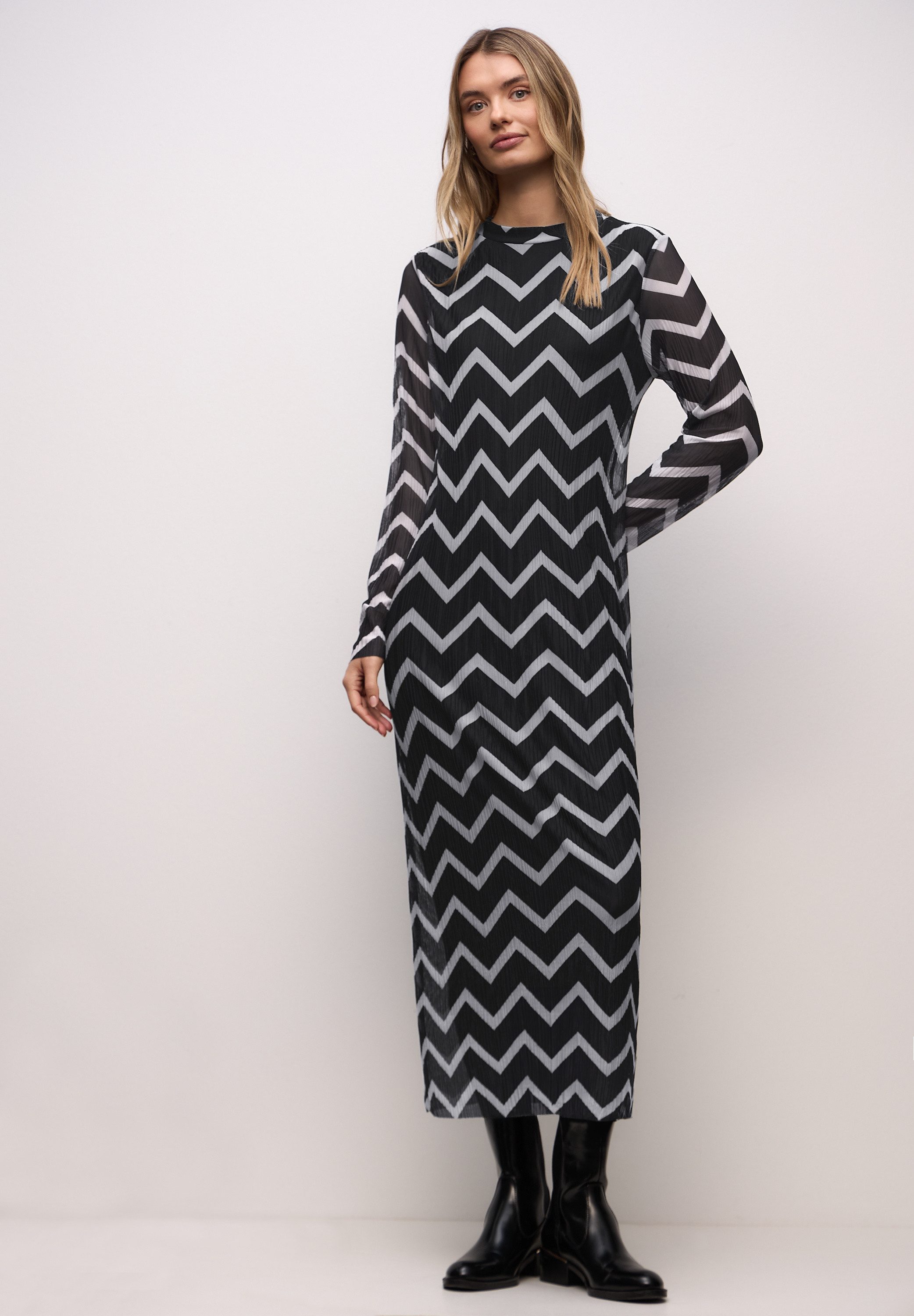 STREET ONE Midikleid mit grafischem Muster günstig online kaufen