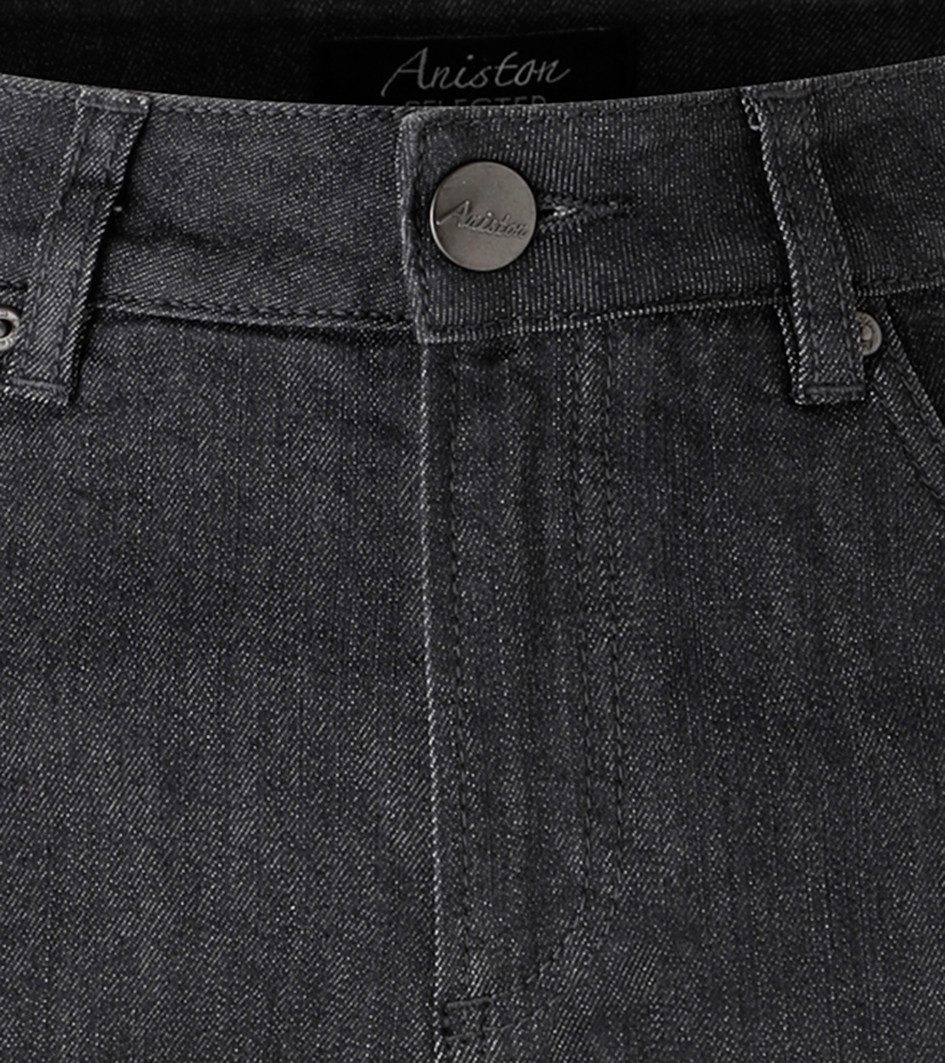 Aniston SELECTED Straight-Jeans in Straight-Form und mit moderner Waschung