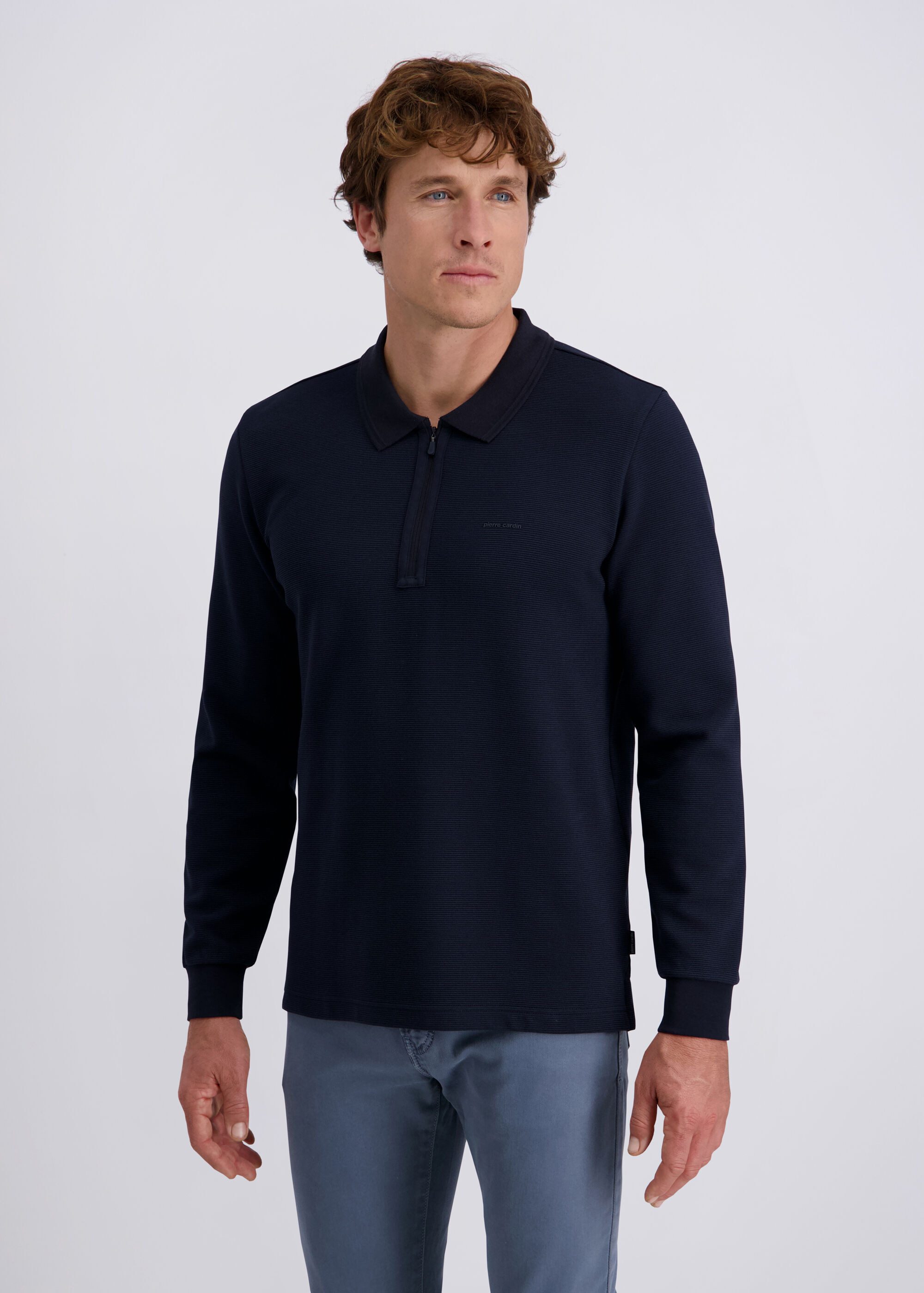 V-Ausschnitt-Pullover