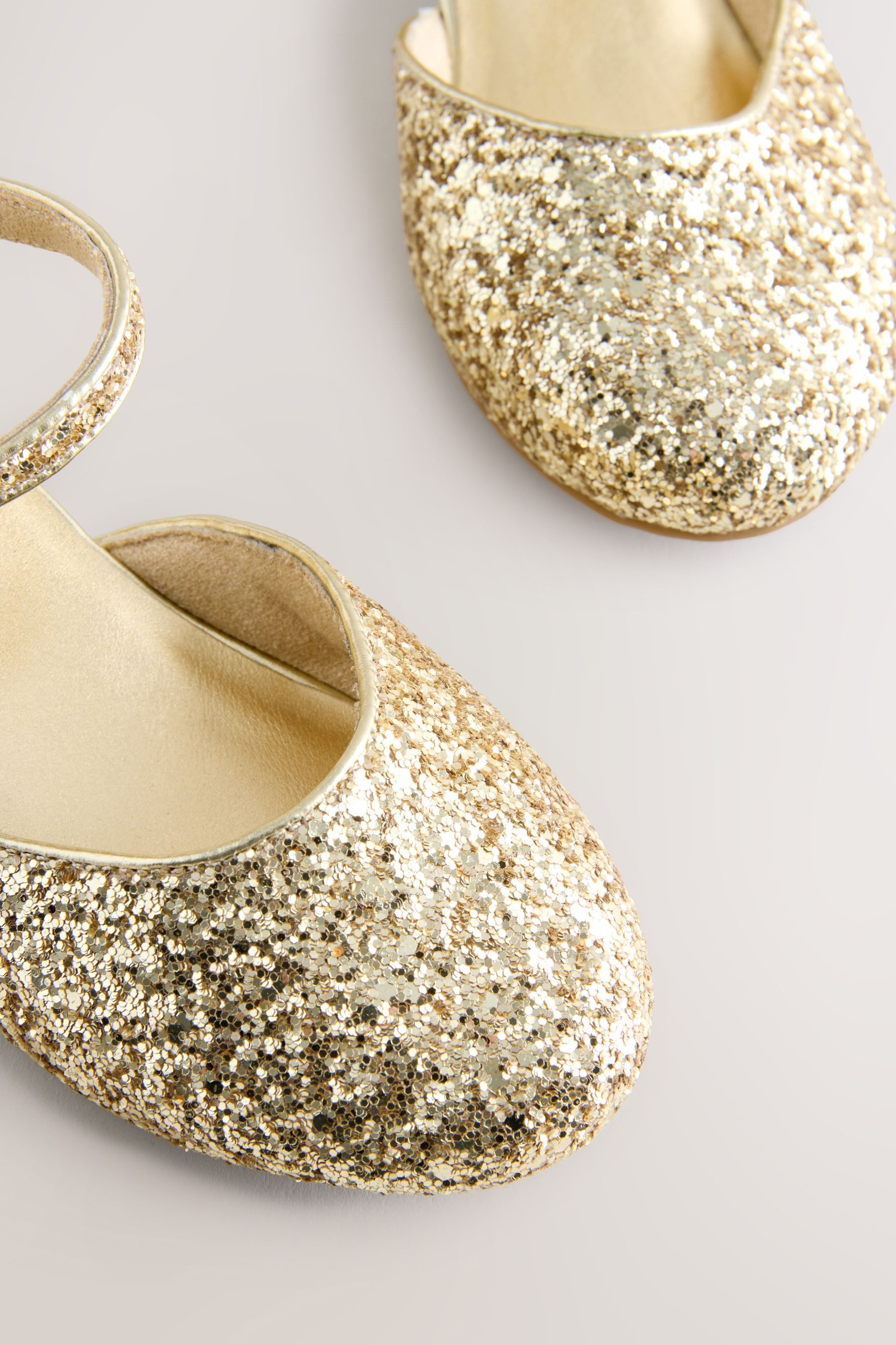 Next Festliche Schuhe mit niedrigem Absatz Sandalette (1-tlg)