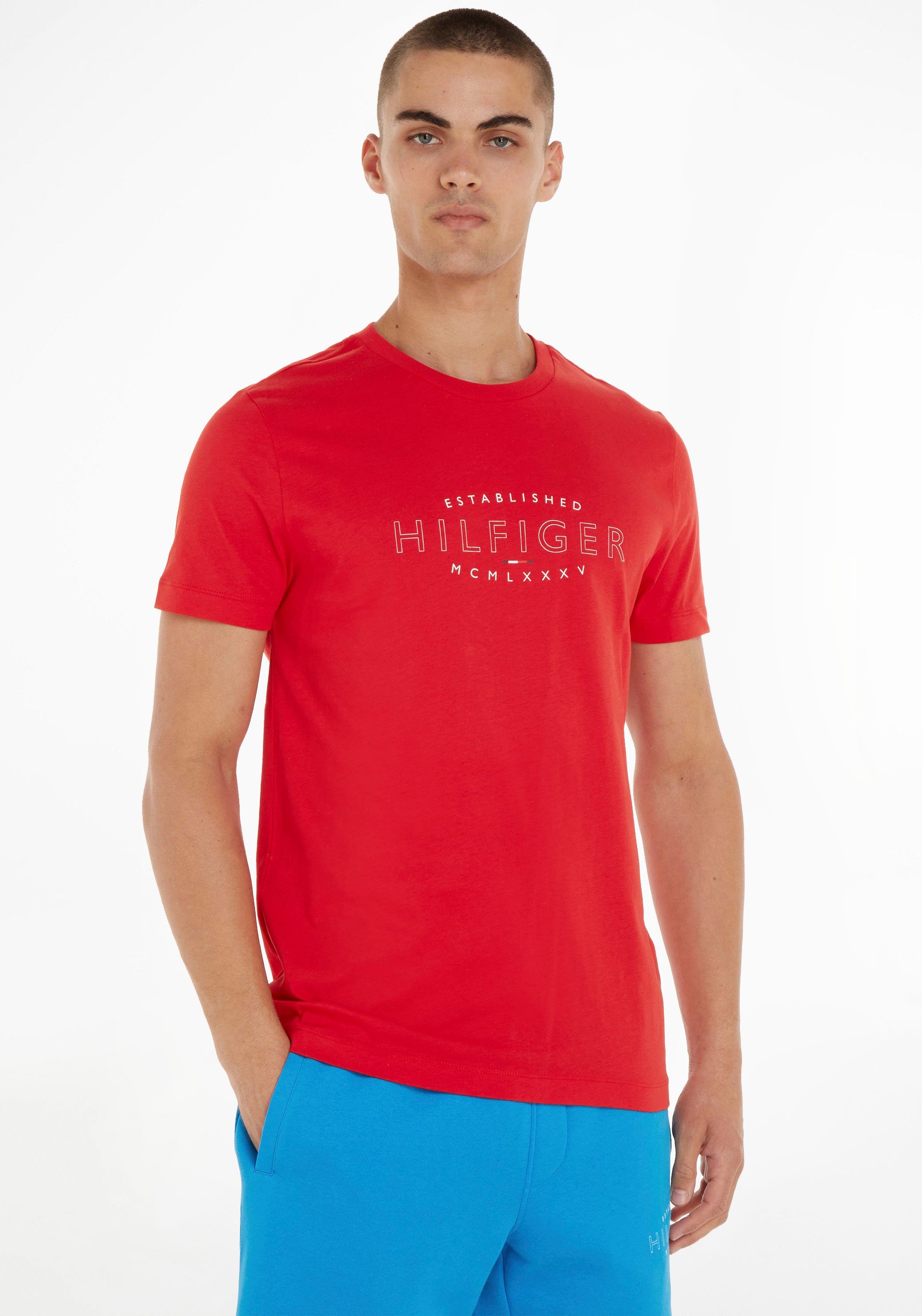 Tommy Hilfiger Rundhalsshirt HILFIGER CURVE LOGO TEE mit Logostickerei am  Ärmel