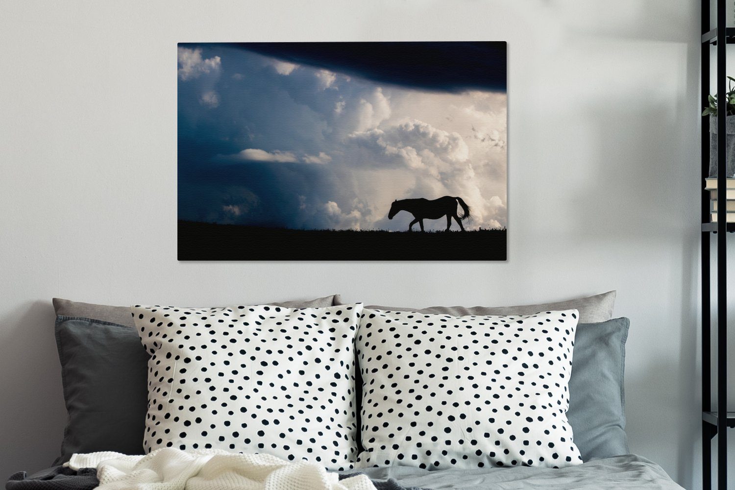 Leinwandbild Schlafzimmer, St), für cm Wolken OneMillionCanvasses® 90x60 Pferd - Bilder - Schatten, (1 Wohnzimmer Leinwand