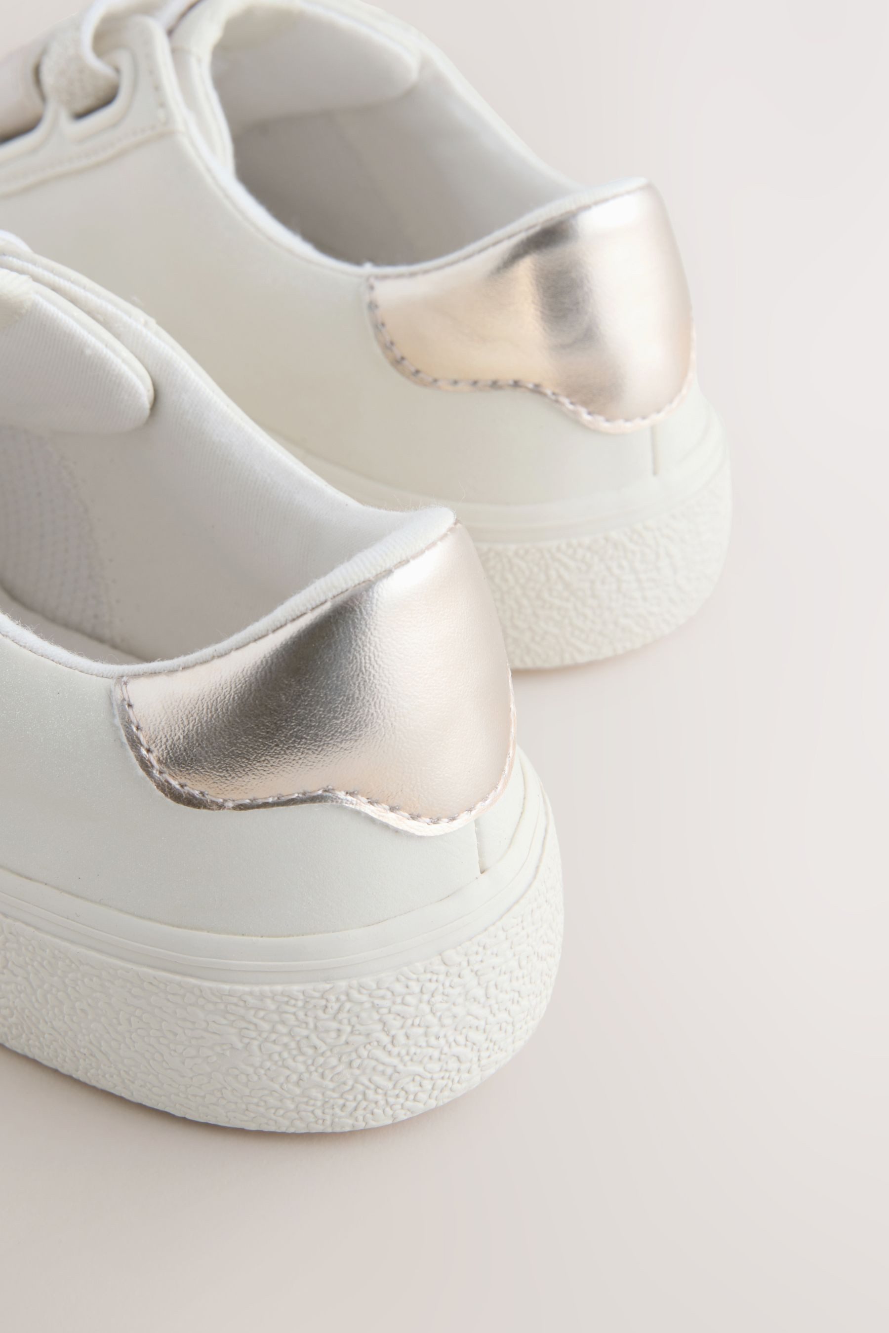Next Sneaker mit Klettverschluss Sneaker (1-tlg)