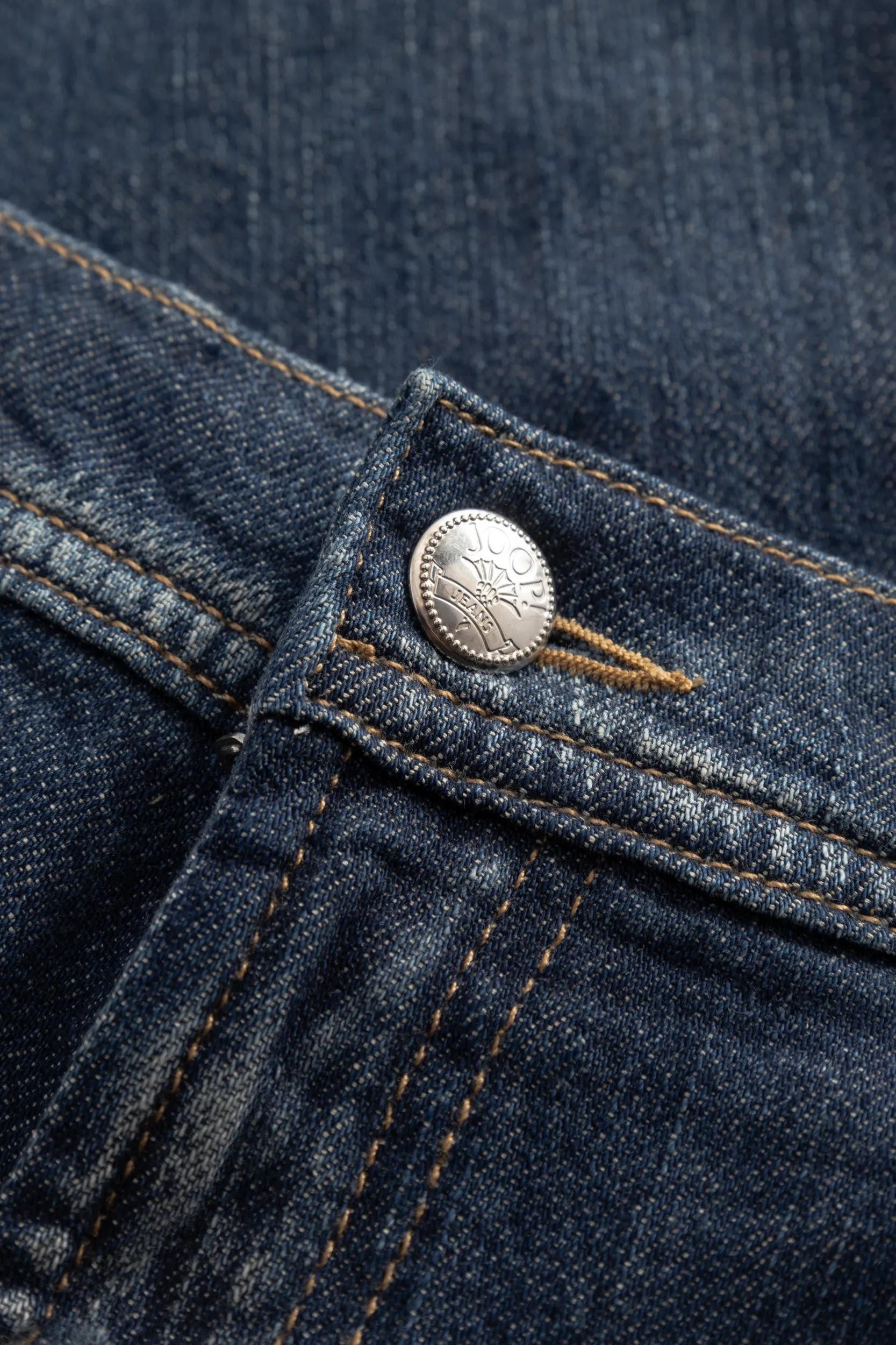 Joop Jeans Straight-Jeans Maike im Destroyed-Look, in leichtem Sommer-Denimstoff