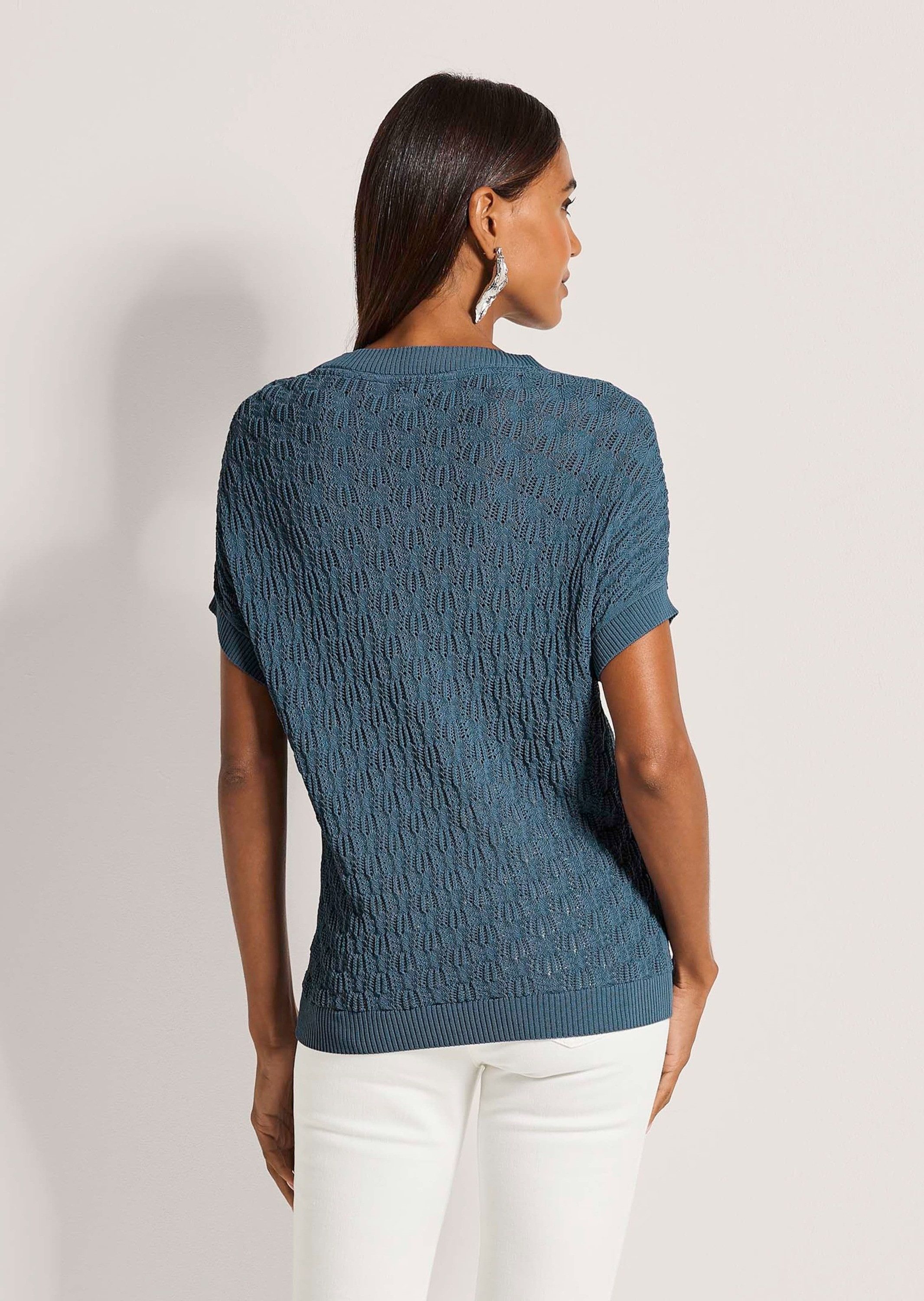 MADELEINE Strickpullover Viskosepullover mit Ajour-Muster Ajourshirt mit Rundhals, überschnittenen Schultern und ohne Arm