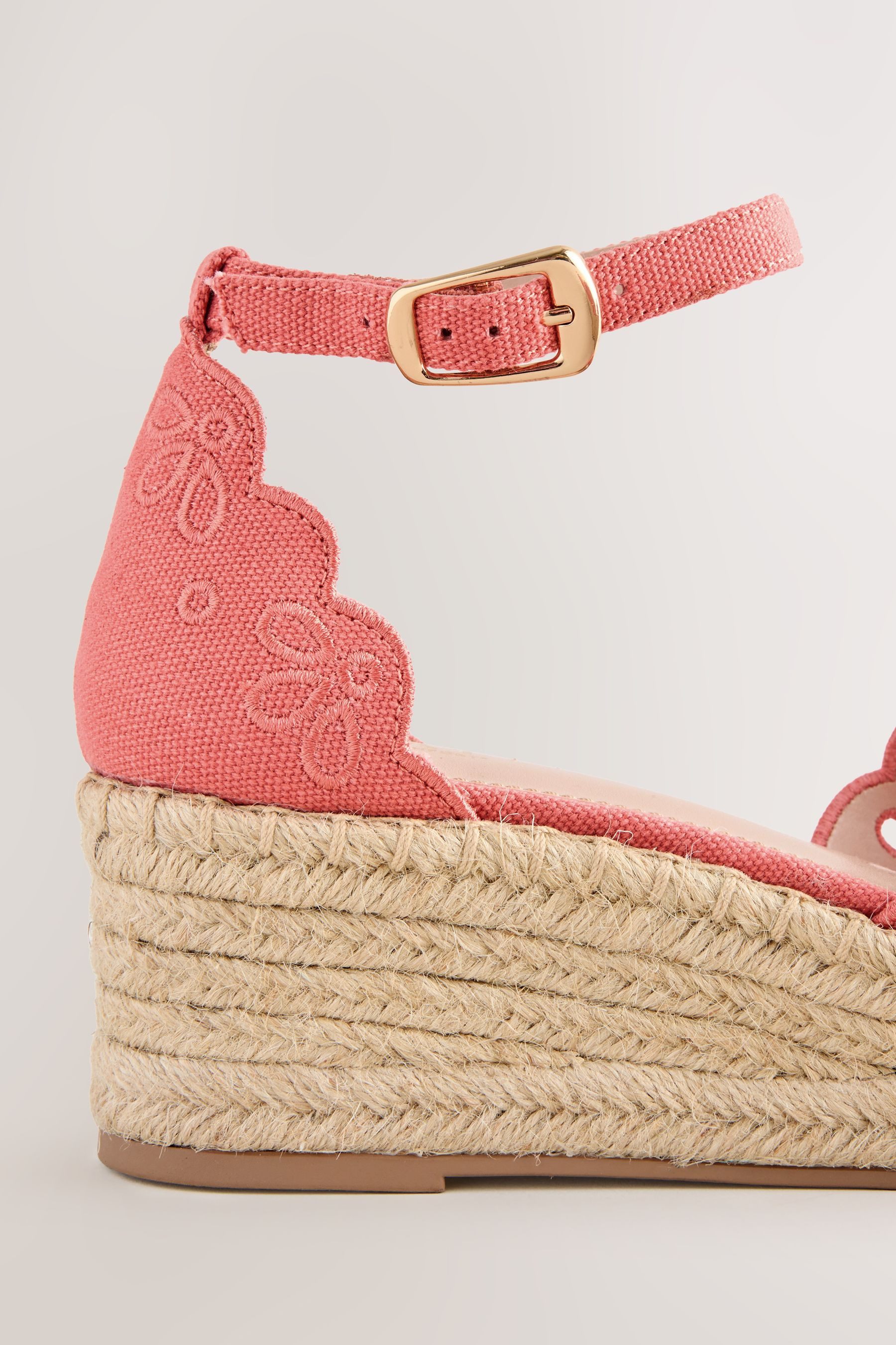 Next Forever Comfort® zehenfreie Keilabsatzschuhe Keilsandalette – Bild 4 von 5