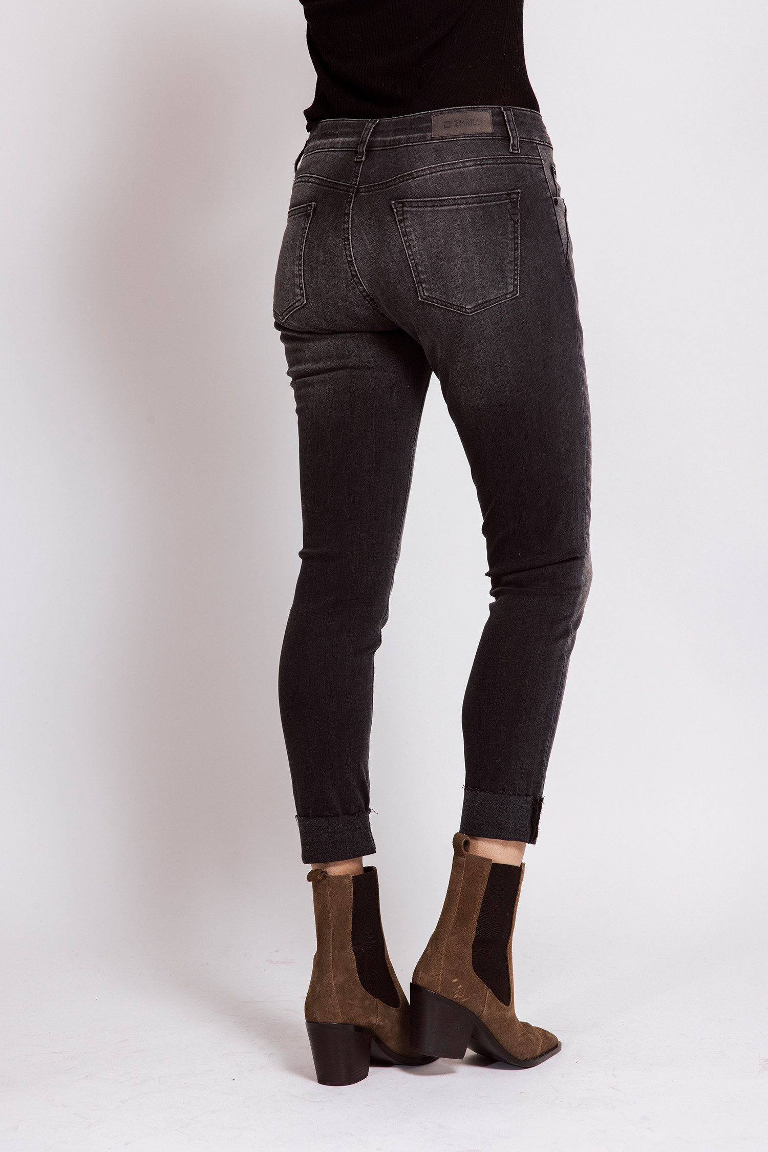 Zhrill Slim-fit-Jeans NOVA Casual Passform, mit Elasthan-Anteil, mit Gürtelschlaufen