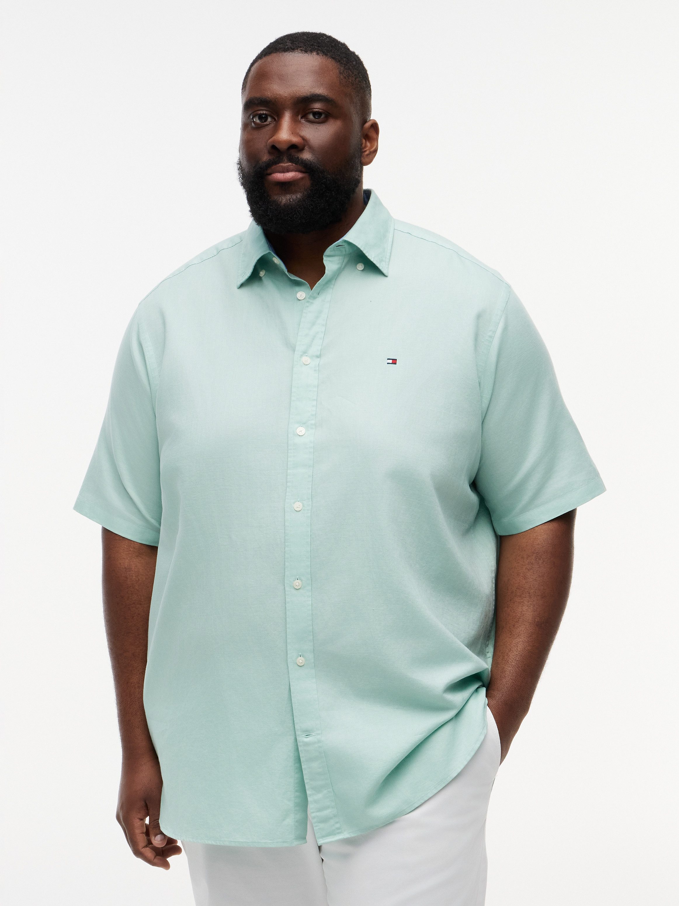 Tommy Hilfiger Big & Tall Kurzarmhemd BT- LINEN BLND SOLID Große Größen, Button-down-Kragen, regular fit