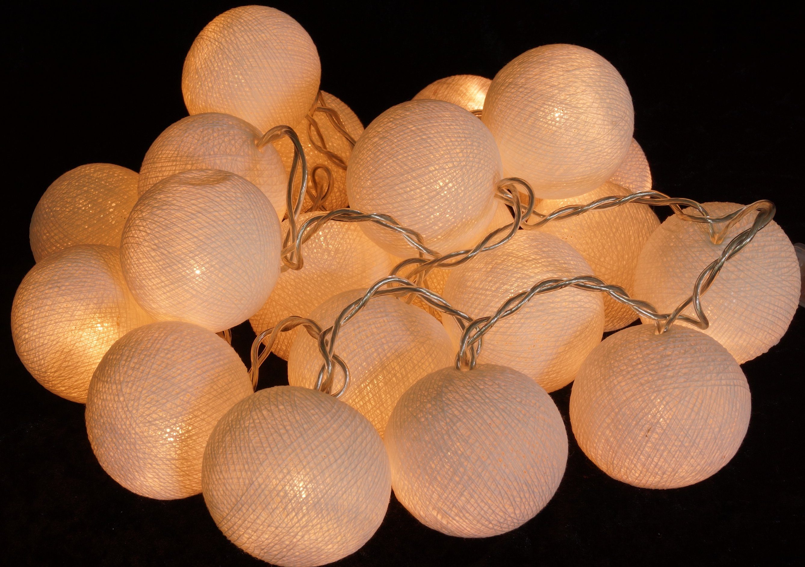 Guru-Shop LED-Lichterkette Stoff Ball Lichterkette, LED Kugel Lampion.. weiß | Lichterketten