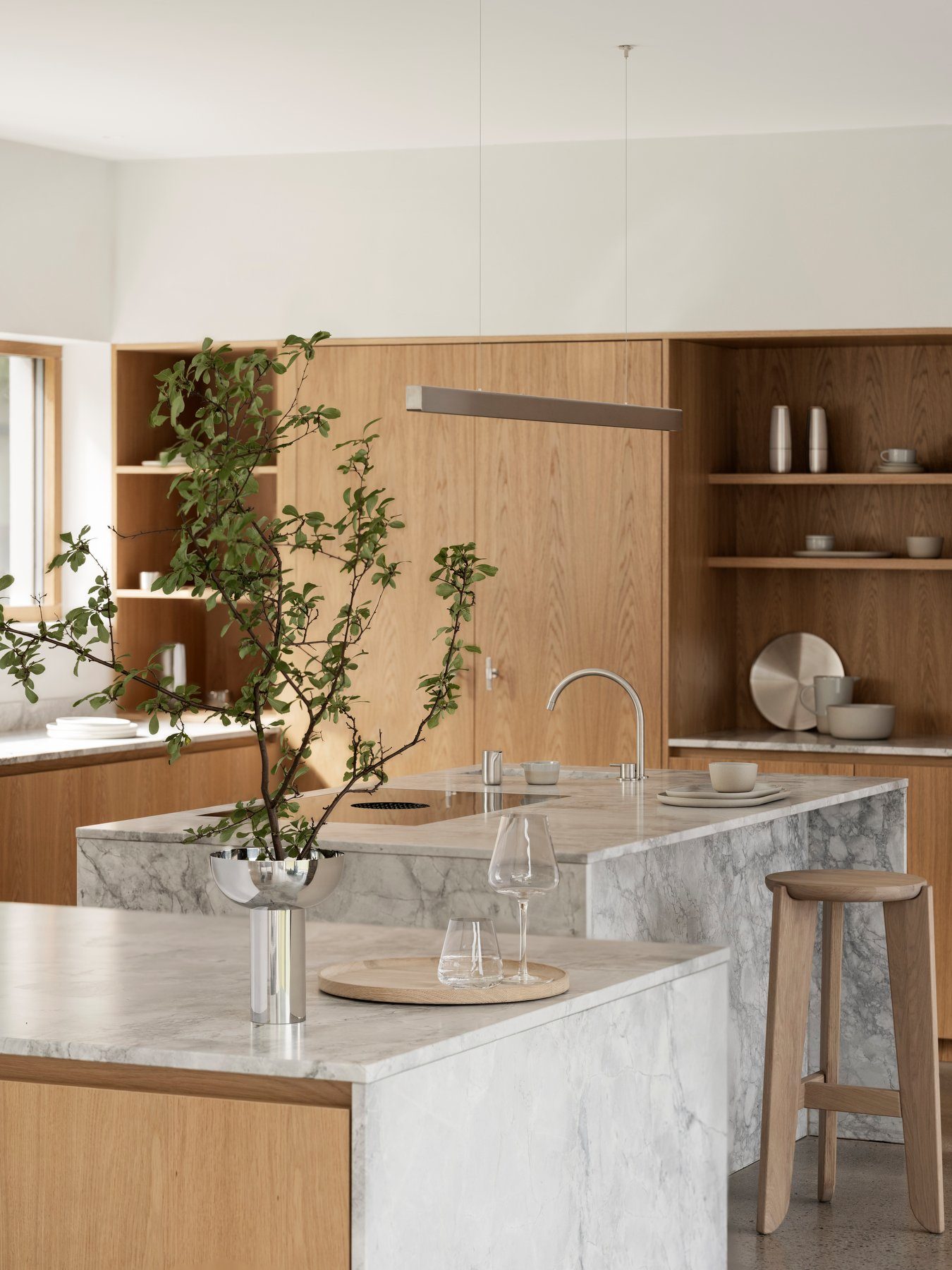 blomus Servierplatte -OKU- Holztablett aus Eiche Rund, Eiche