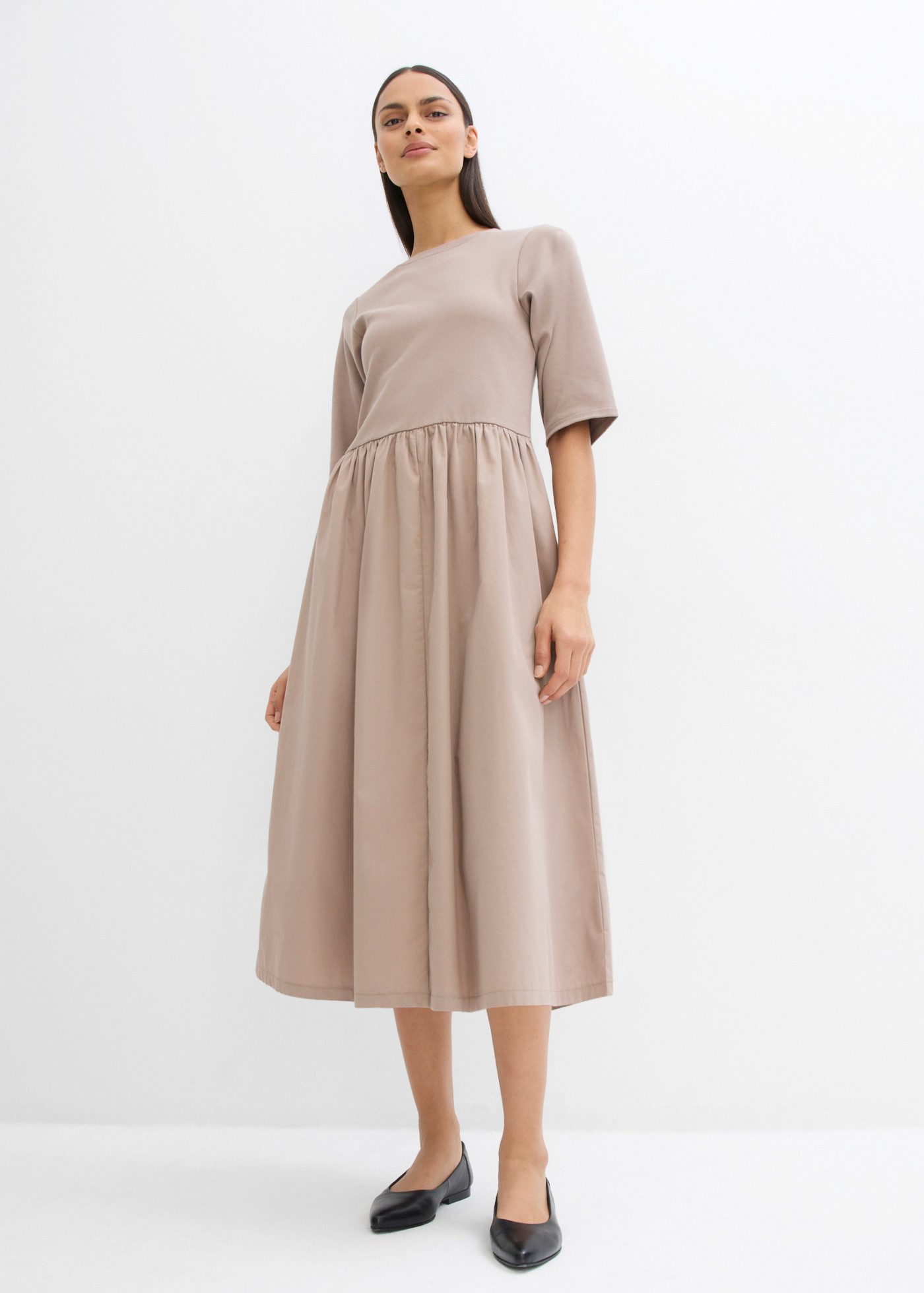 bonprix Midikleid aus Baumwolle, A-Linien-Passform, Kurzarm-Design, Midilänge