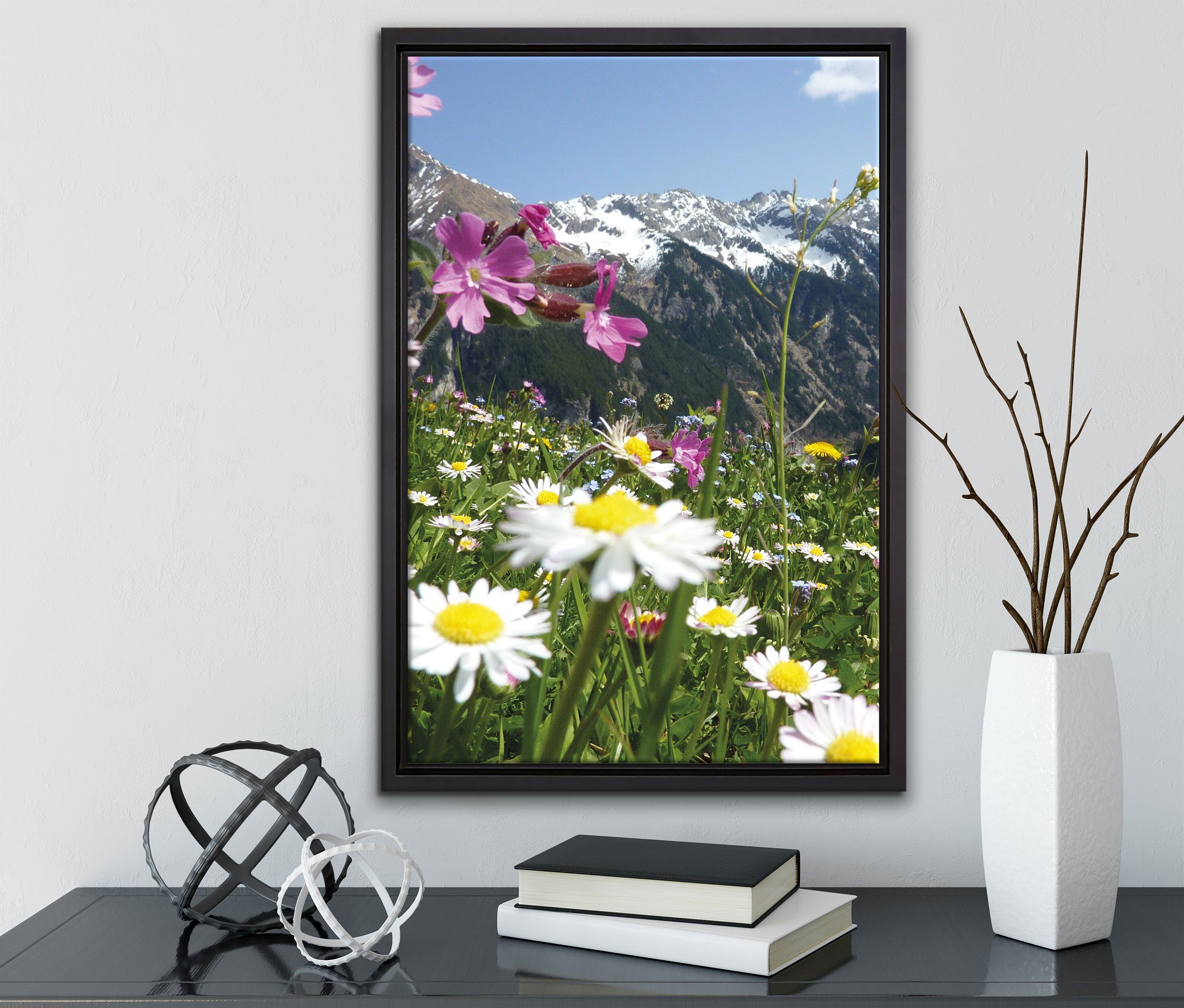 Zackenaufhänger Pixxprint (1 gefasst, Schattenfugen-Bilderrahmen Wunderschöne in Alpenwiese, Wanddekoration fertig St), Blumen Leinwandbild einem Leinwandbild inkl. bespannt,