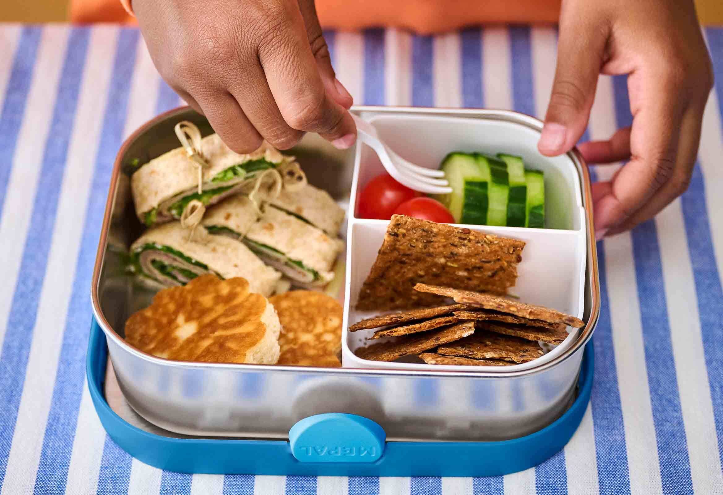 Mepal Lunchbox Campus Edelstahl-Brotdose mit Gabel 18 x 13 cm, Edelstahl/Kunststoff, (1-tlg), Spülmaschinenfest – Bild 5 von 5