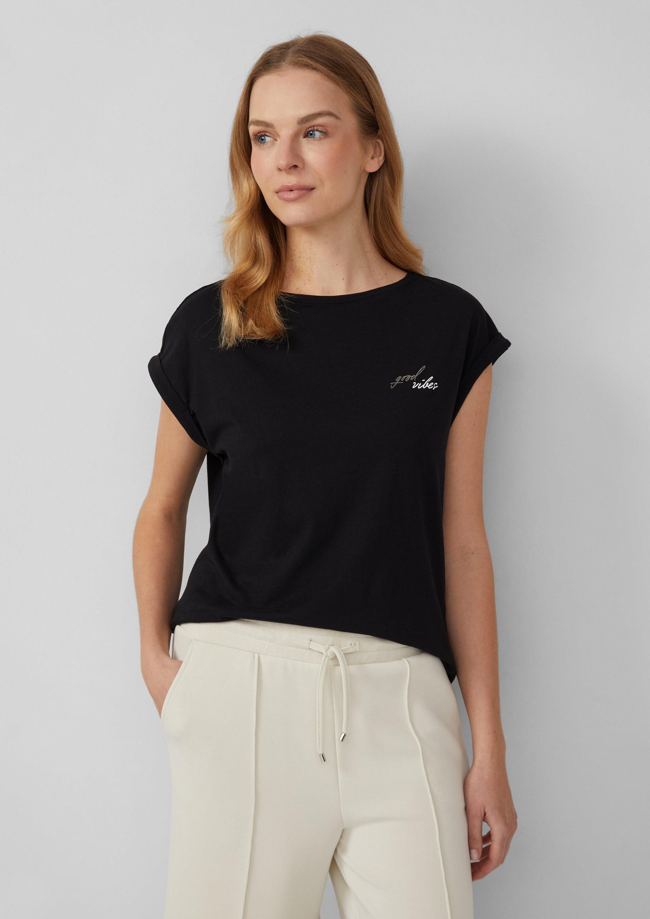 s.Oliver Kurzarmshirt T-Shirt Relaxed-Fit-Shirt mit Print und überschnittenen Schultern