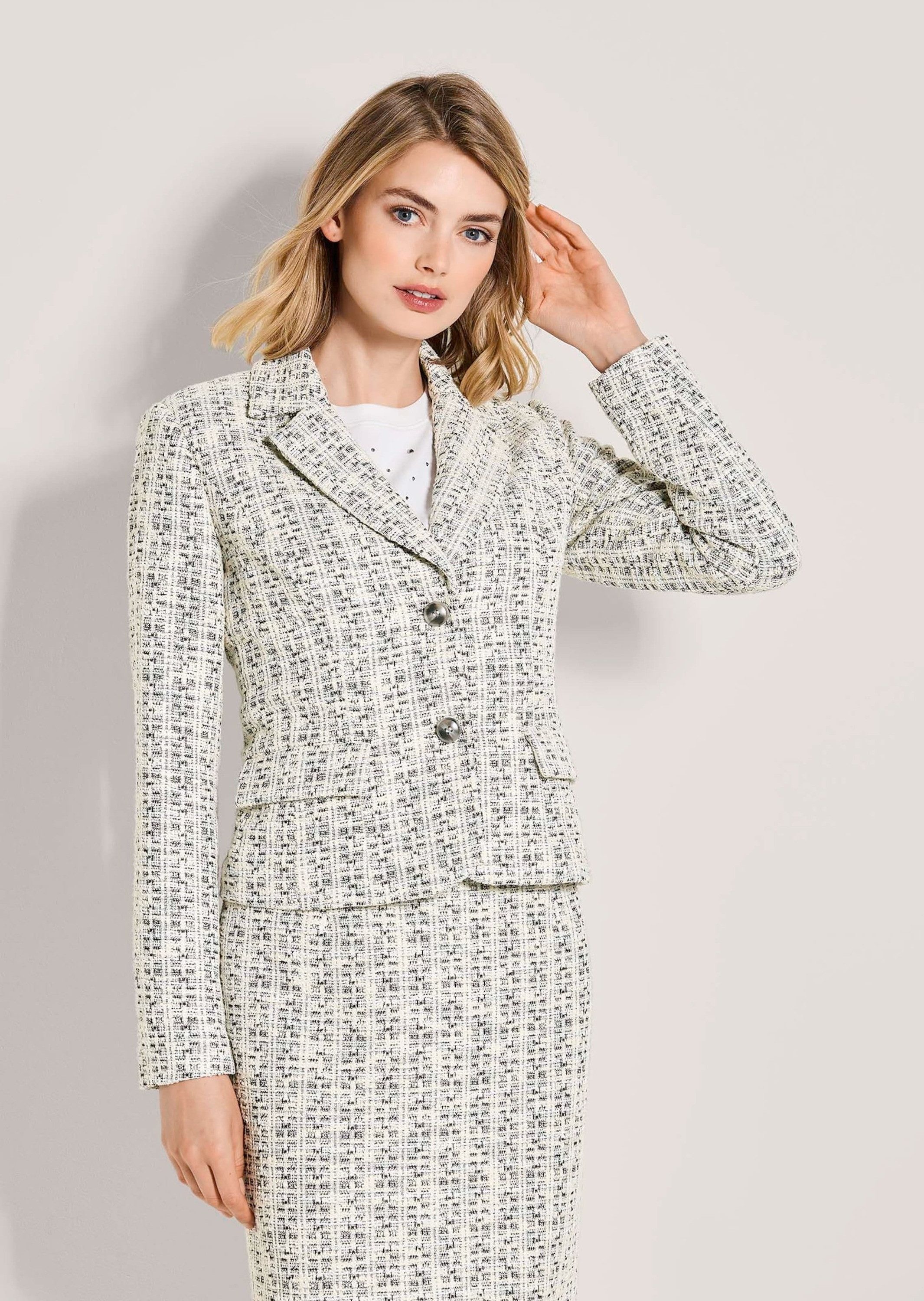 MADELEINE Kurzblazer Tweed-Blazer mit Reverskragen Jerseyblazer mit Reverskragen, Knopfverschluss, Taschen und Langarm