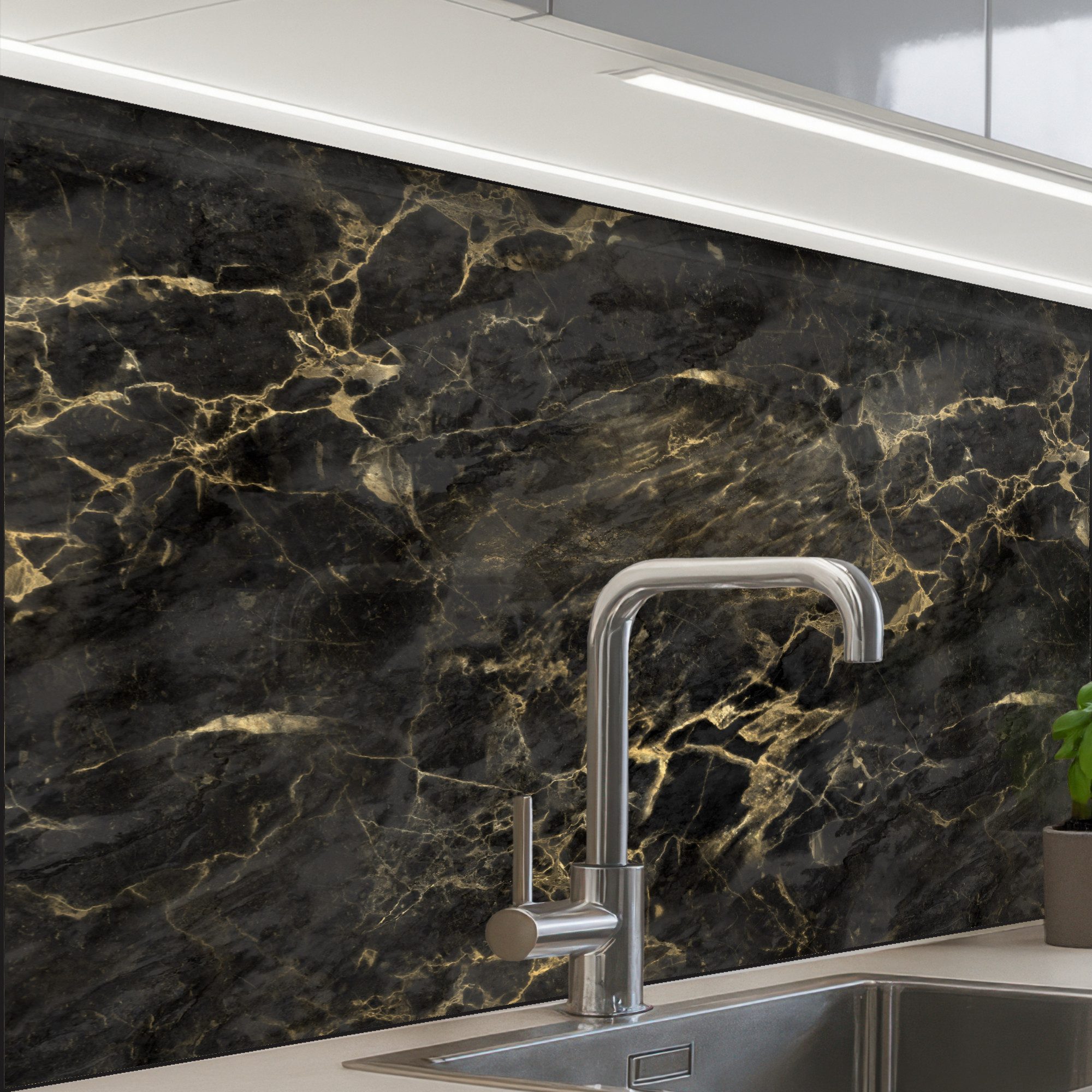 KitchenYeah Küchenrückwand selbstklebend Schwarz - Marmor - Gold - Nerf, (1 günstig online kaufen