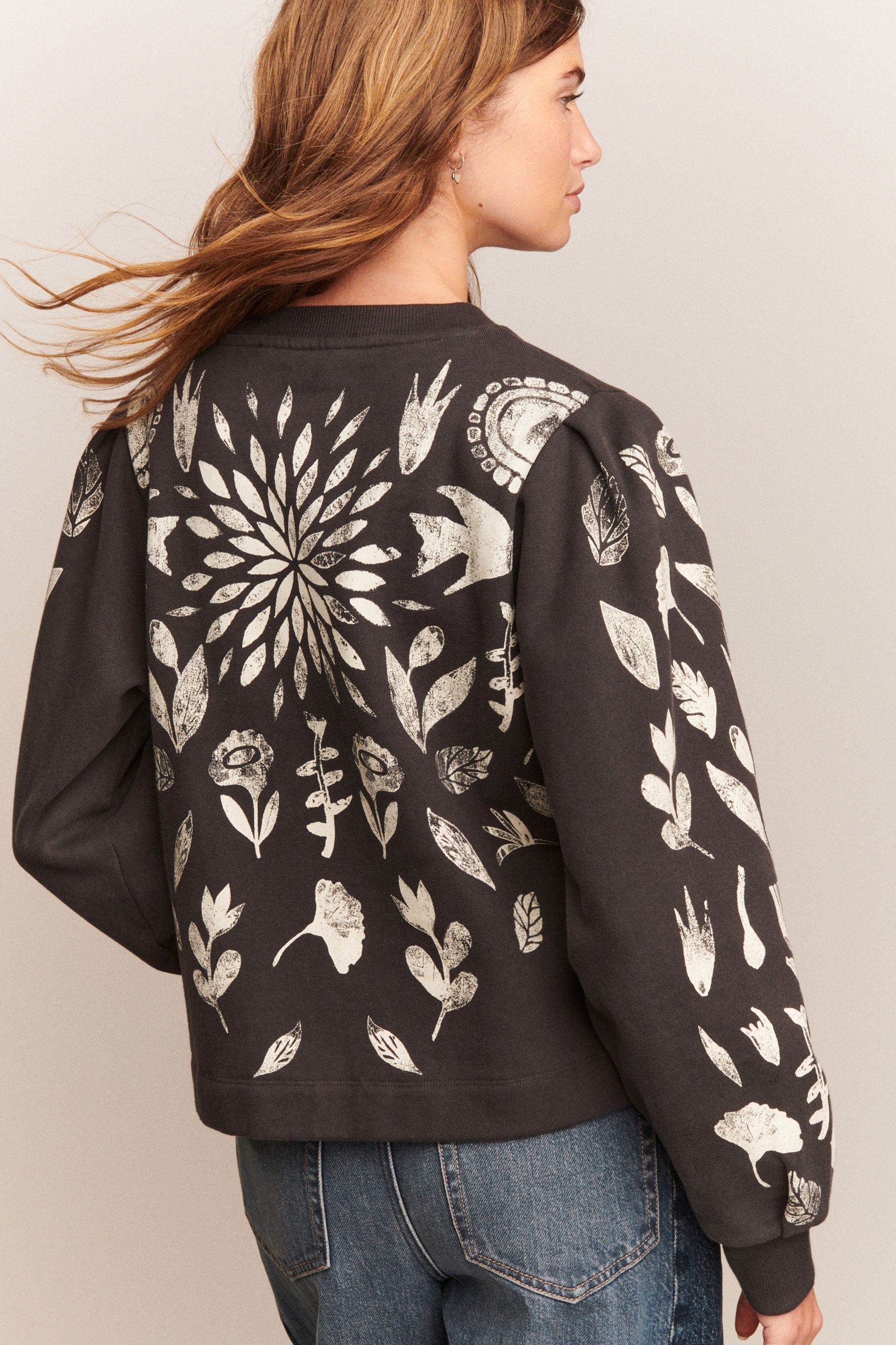 Next Sweater Rundhalssweatshirt mit Graffiti-Print (1-tlg) günstig online kaufen