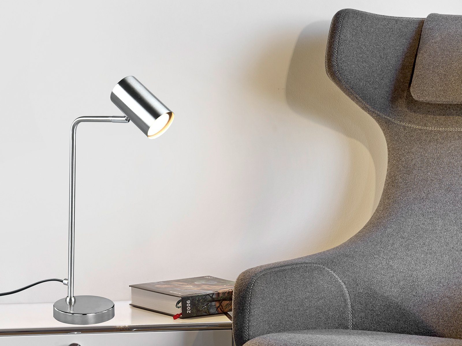 TRIO Leuchten LED Schreibtischlampe, Dimmfunktion, LED wechselbar, Warmweiß, Groß-e Arbeitsplatzleuchte Lampenschirm schwenkbar, Silber Höhe 45cm