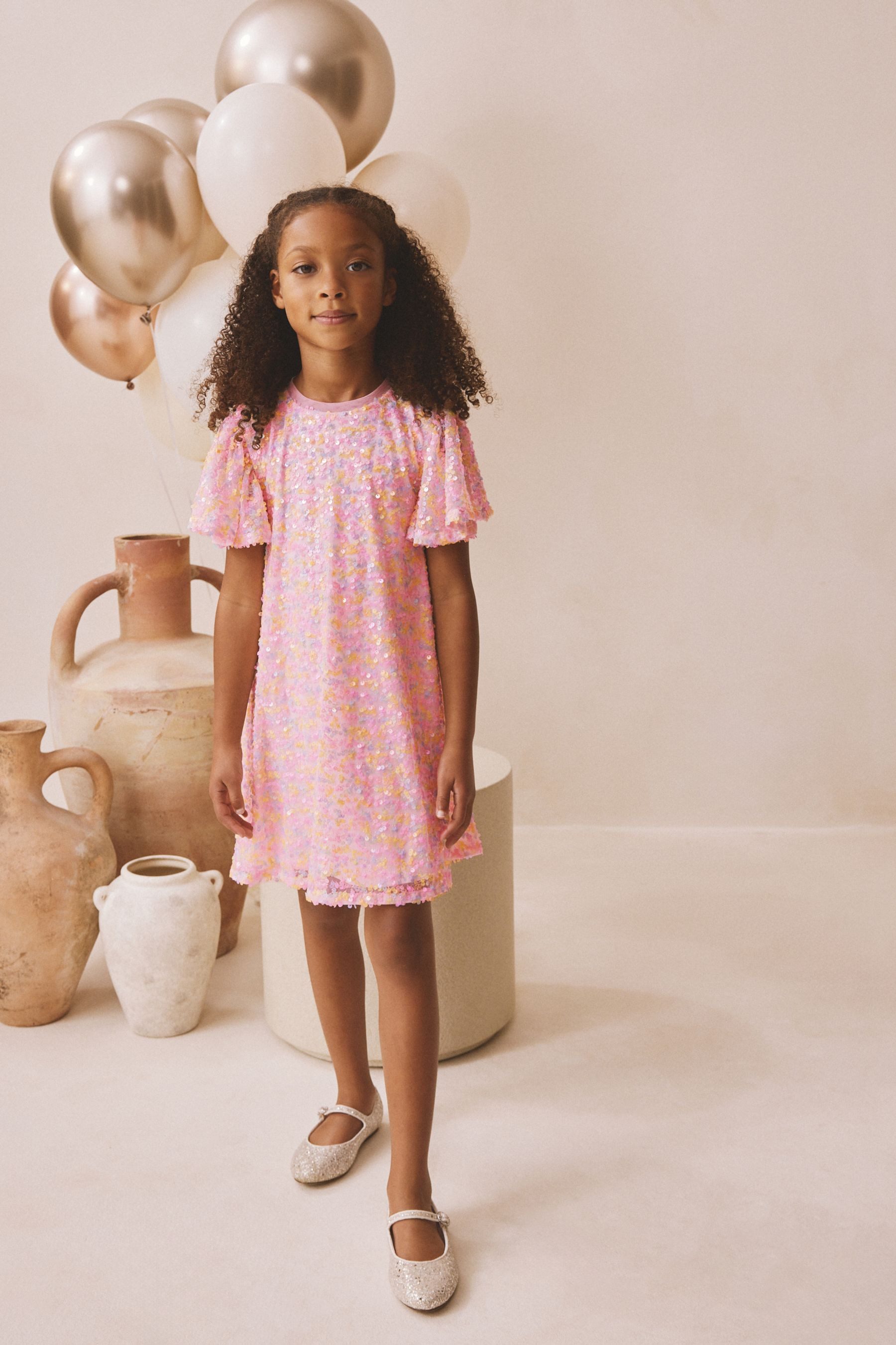 Partykleid Partykleid mit Pailletten und Engelsärmeln