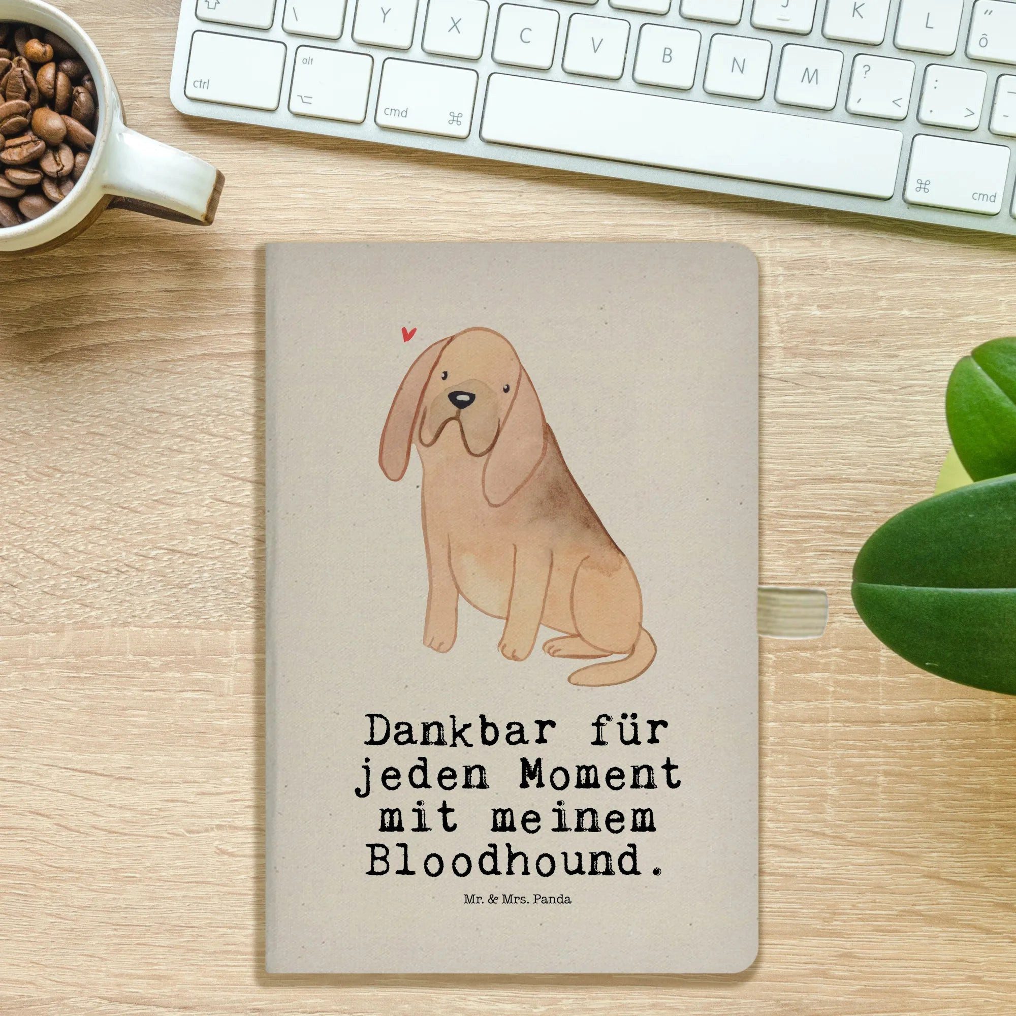 Thumbnail - Mr. & Mrs. Panda Notizbuch Bloodhound Moment - Transparent - Geschenk, A5 Notizbuch Kariert, St. Mr. & Mrs. Panda, Umwel...