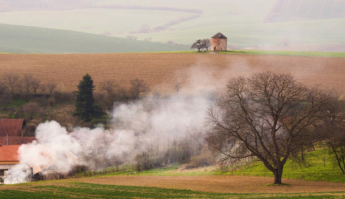 Papermoon Fototapete Feld mit Rauch