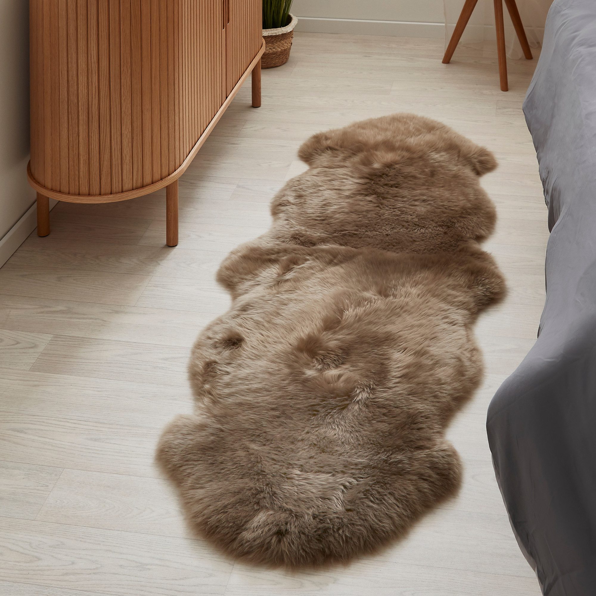 LUXOR living Fellteppich Schaffell Namika, fellförmig, Höhe: 50 mm, echtes Lammfell, weich & flauschig, große Farbauswahl, in 2 Größen – Bild 3 von 5
