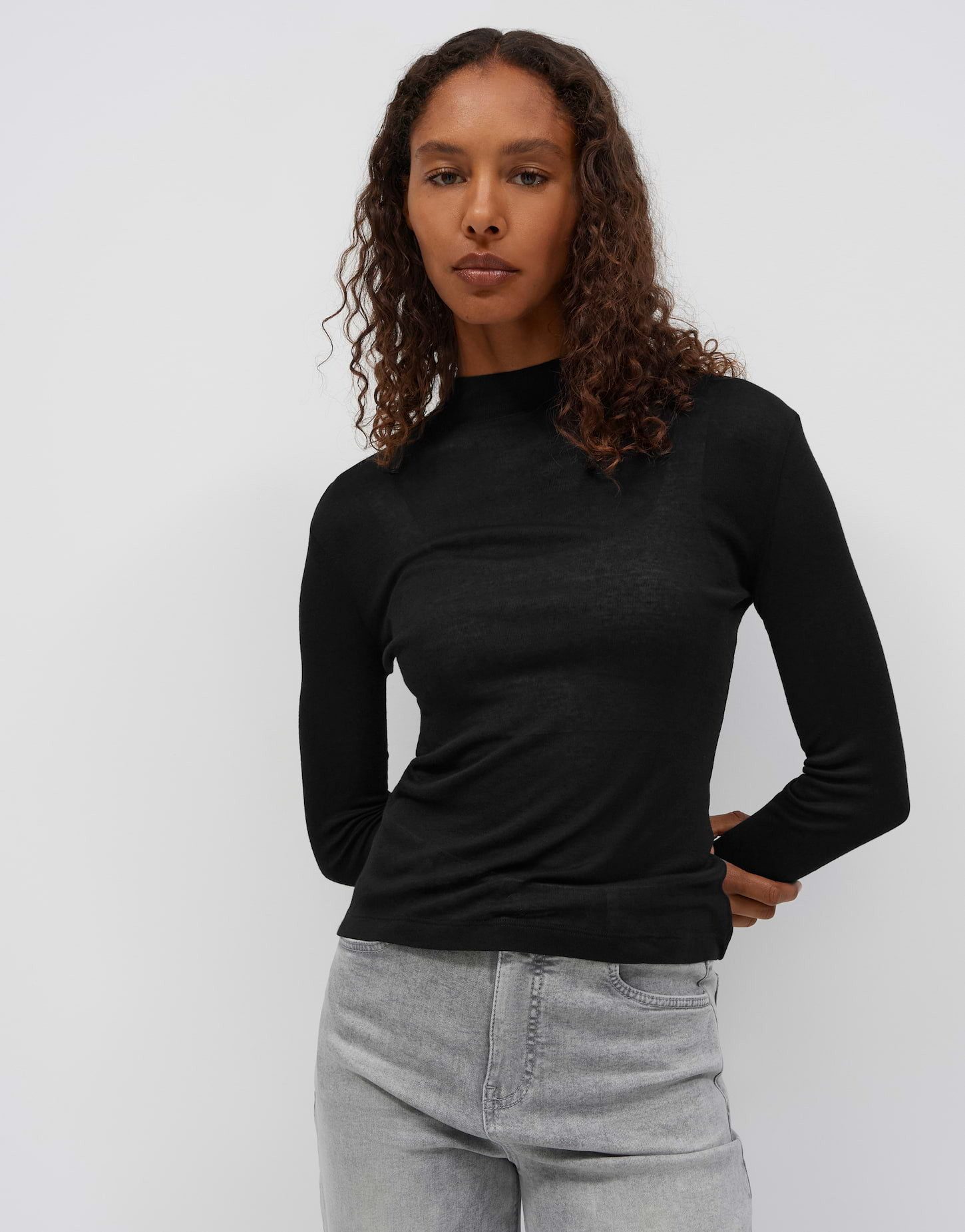 OPUS Longsleeve Sentro aus weichem Jersey Figurbetonter Schnitt mit hohem Stehkragen