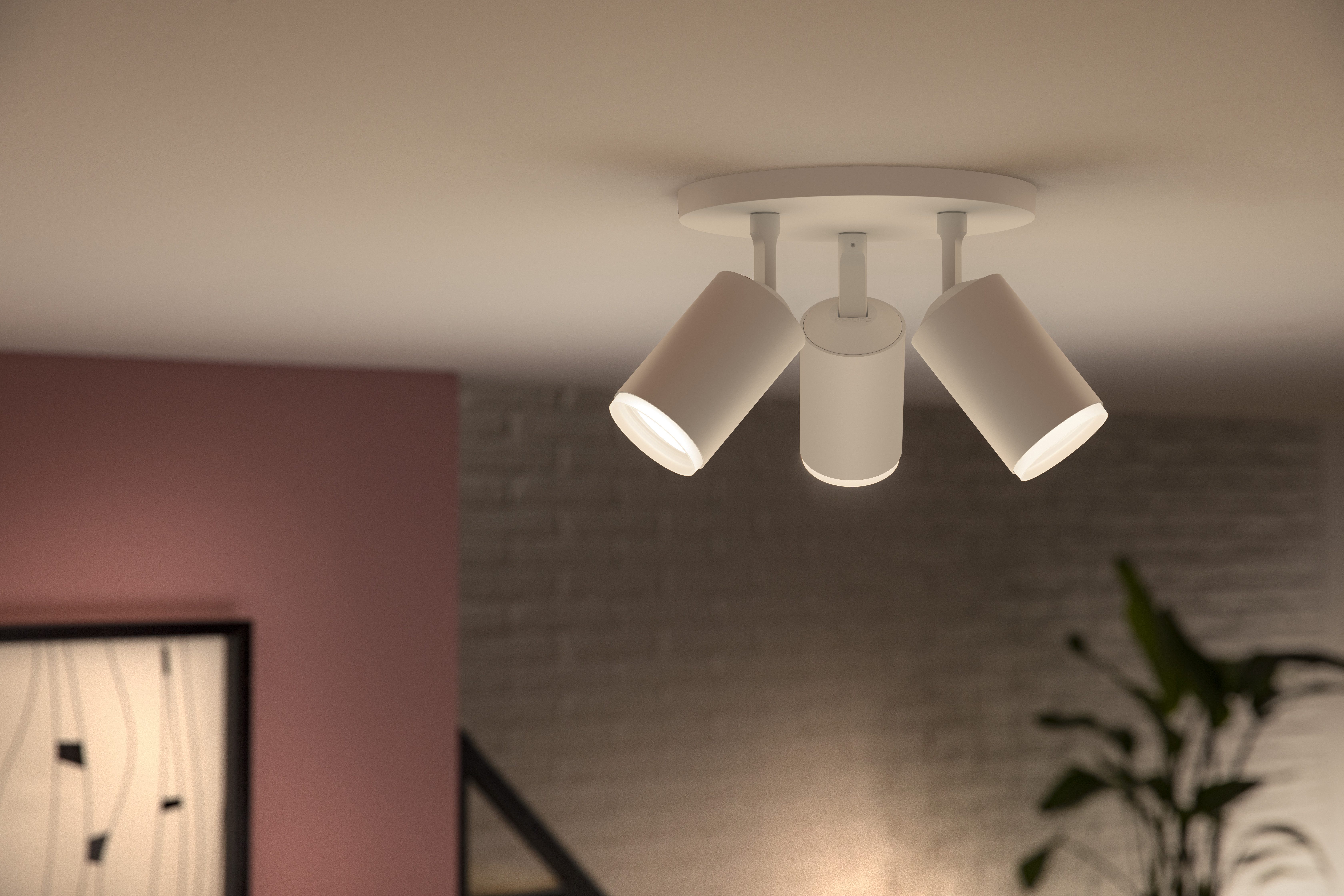 Philips Hue LED Deckenspot White & Color Ambiance Fugato 3er Aufbauspot, Abschaltautomatik, Bluetooth, CCT - über Fernbedienung, Dimmfunktion, Einschlafhilfe, F – Bild 2 von 5