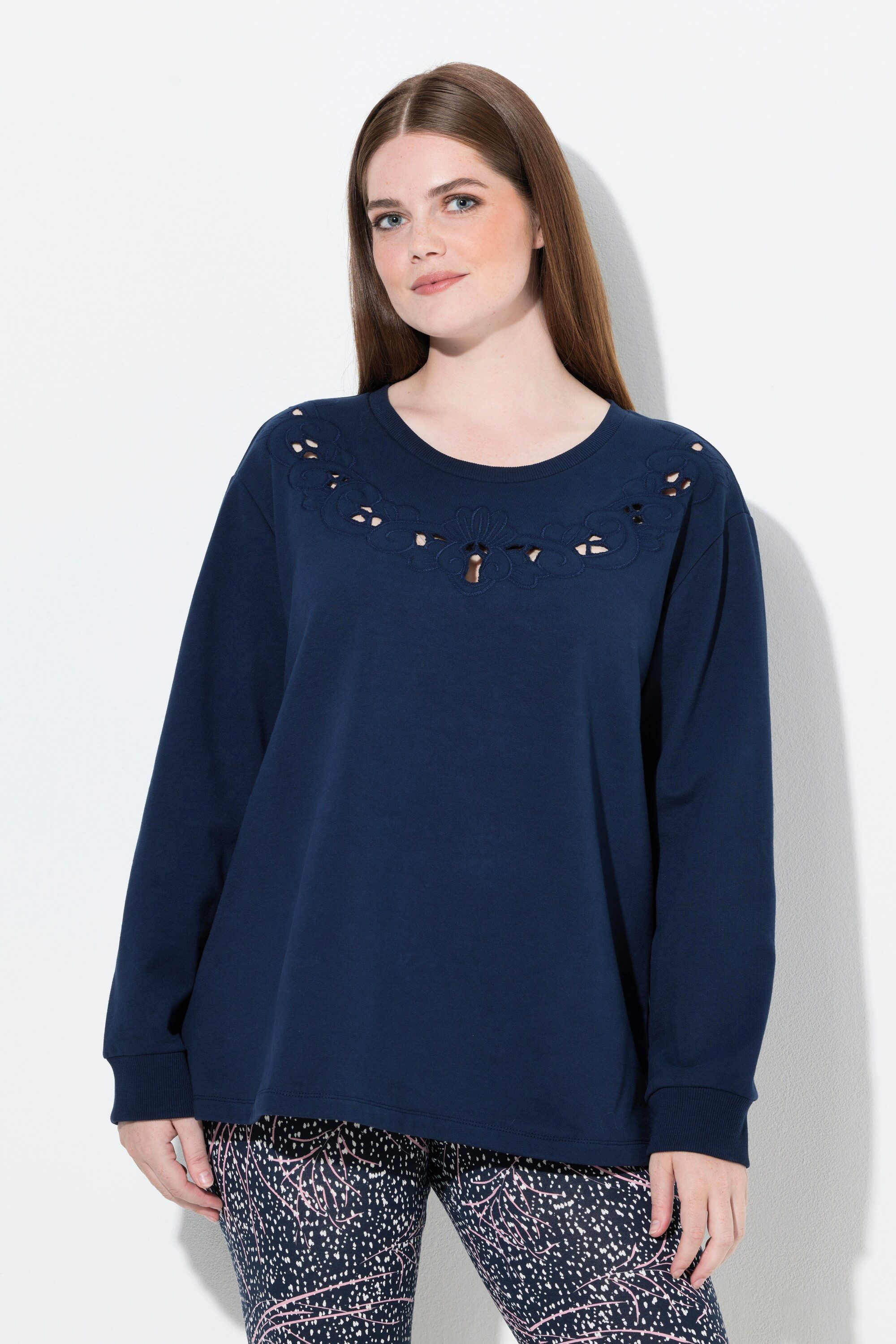 Sweatshirt Sweatshirt Lockstickerei Rundhals Langarm