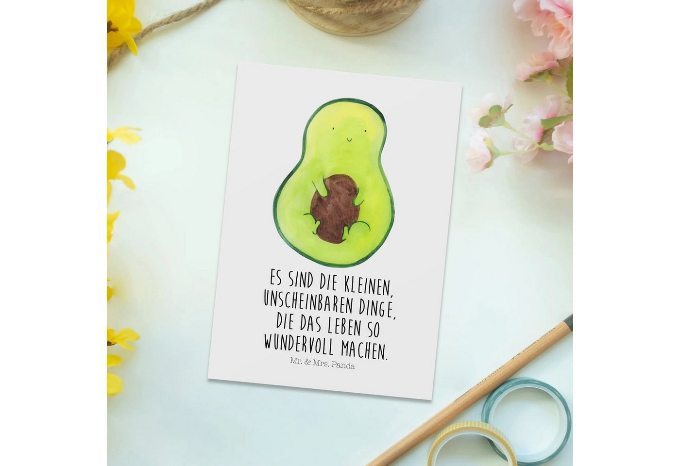 Thumbnail - Mr. & Mrs. Panda Postkarte Avocado Kern - Weiß - Geschenk, Avocadokern, Grußkarte, Vegan, Karte, Multifunktionalität