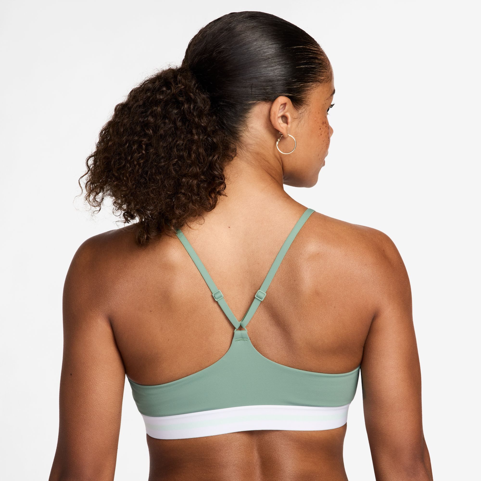 Nike Sport-BH W NK INDY LS LOGO BRA mit hohem Elasthananteil, aus Polyester und Elasthan