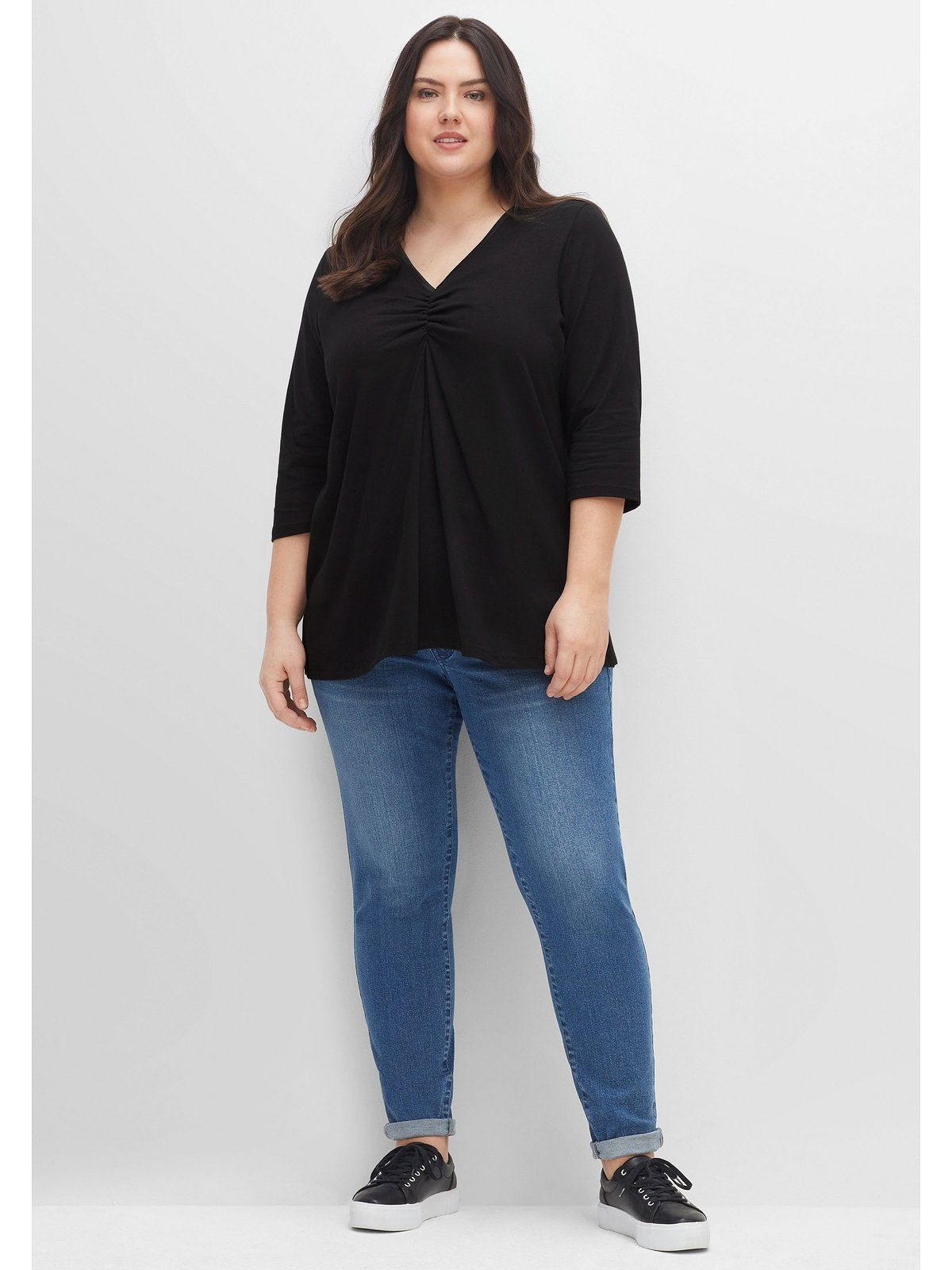 Sheego 3/4-Arm-Shirt Große Größen mit Kellerfalte schwarz und V-Ausschnitt