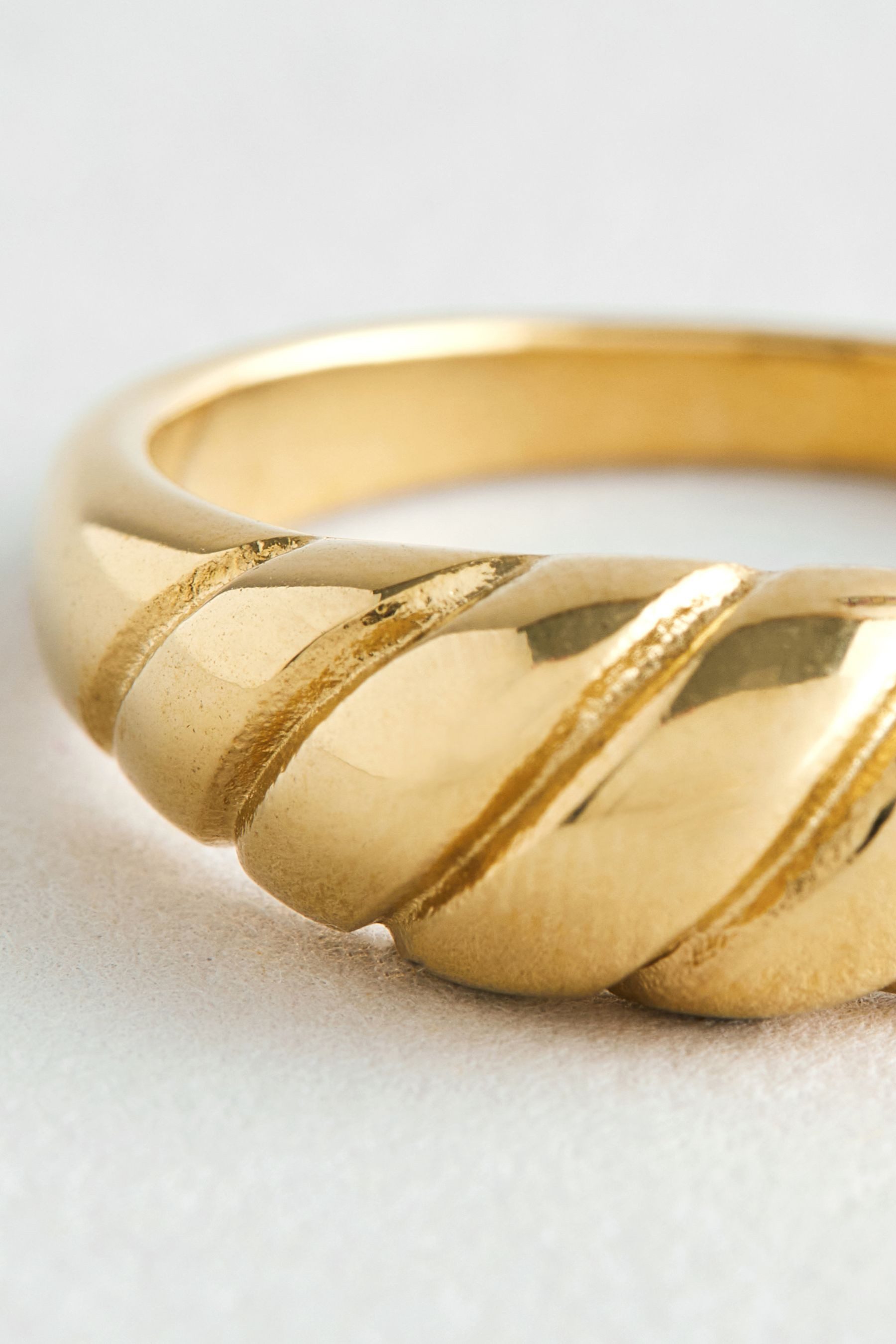 Next Fingerring Wasserdichter Edelstahlring mit Twist-Design günstig online kaufen