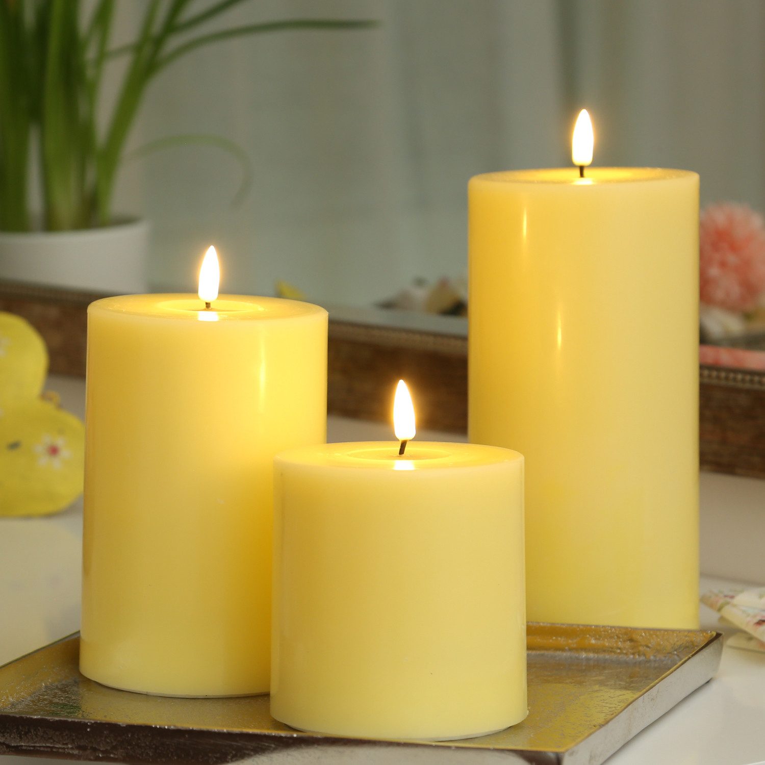 Deluxe Homeart LED-Kerze Mia Echtwachs Deluxe Wachsspiegel flackernd H: 20cm D: 10cm gelb, LED Classic, warmweiß (2100K bis 3000K)