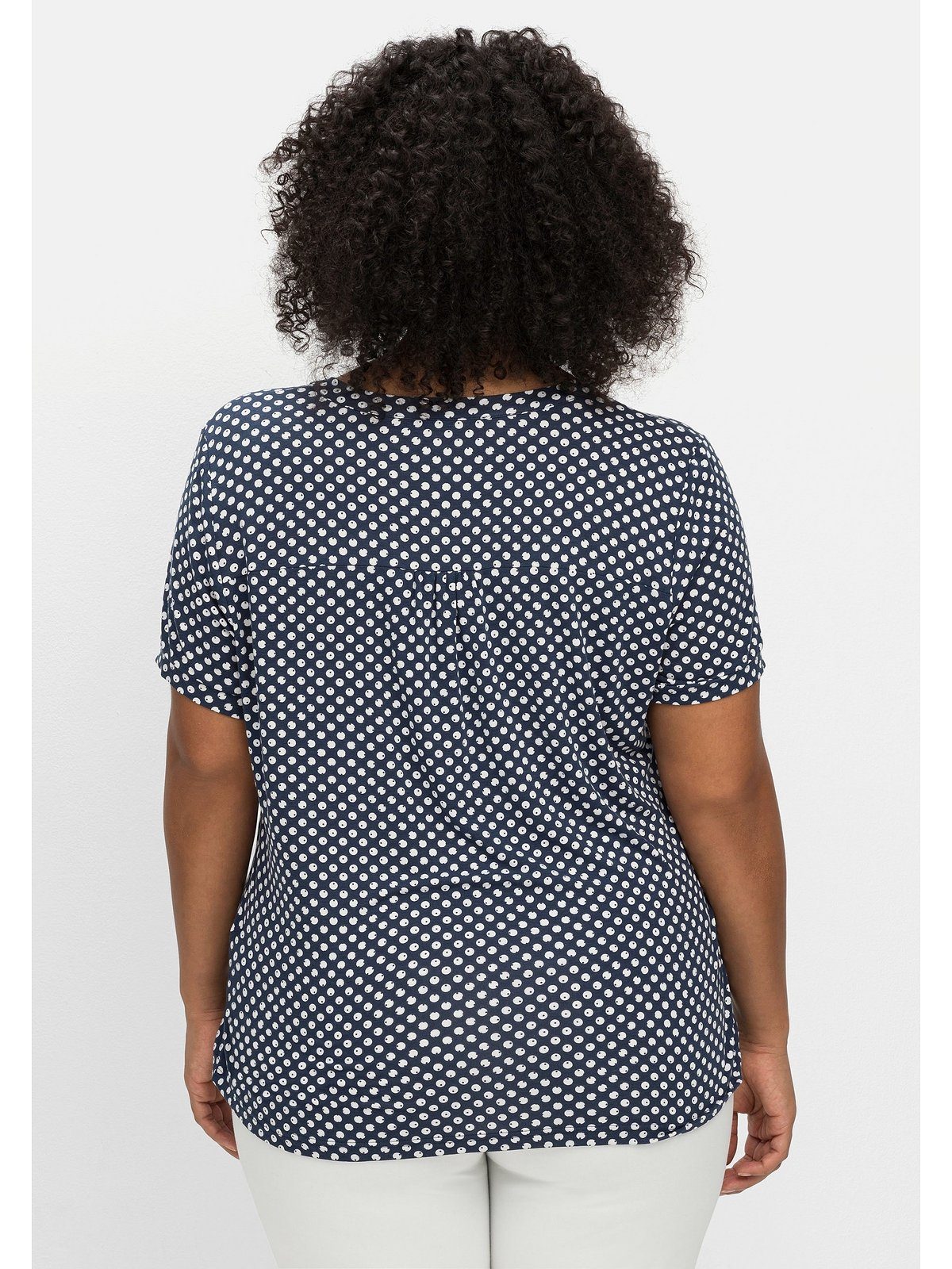 sheego by Joe Browns Blusenshirt Große Größen mit Pünktchen und Bindeband am Ausschnitt