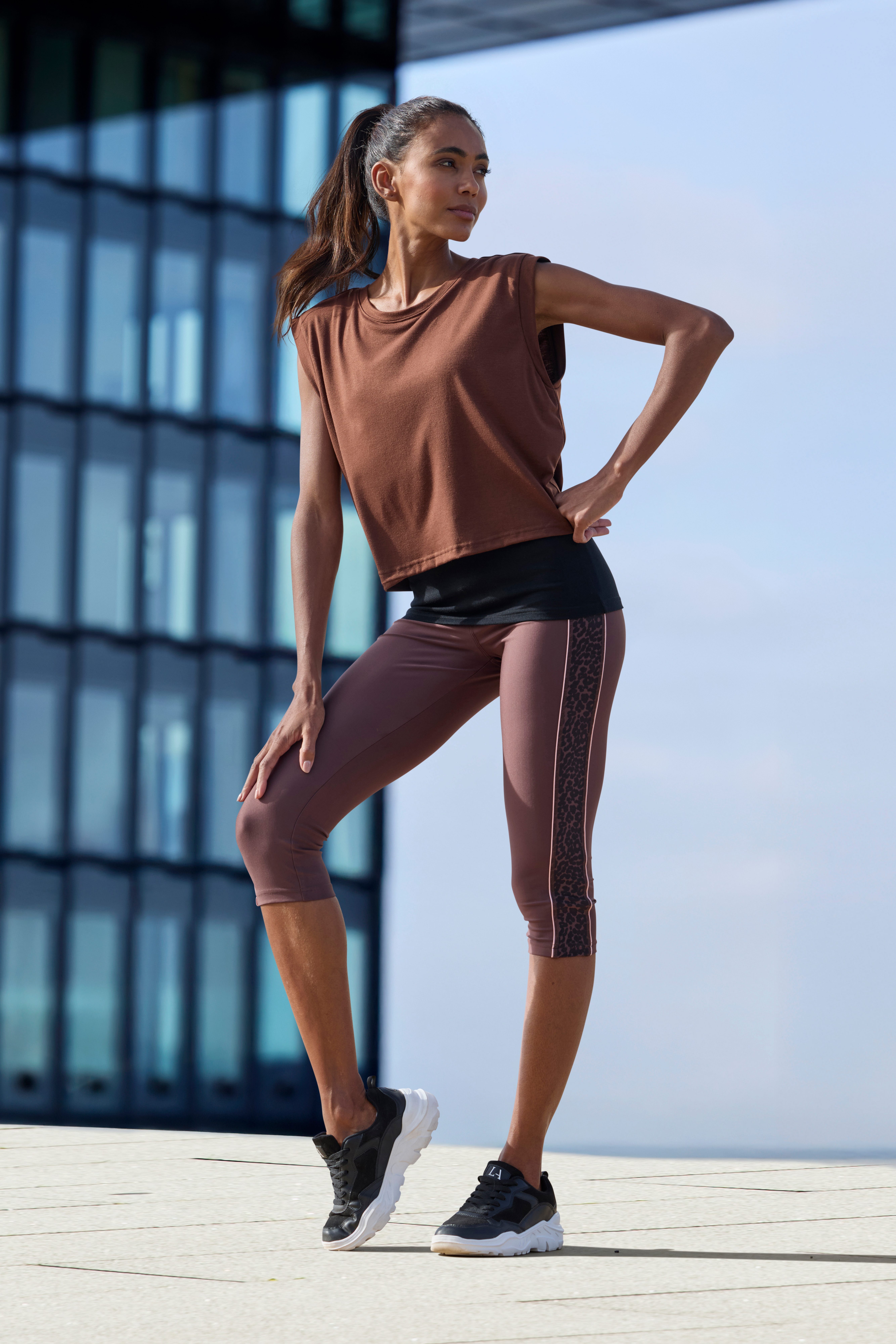 LASCANA ACTIVE 2-in-1-Shirt im doppellagigen Look
