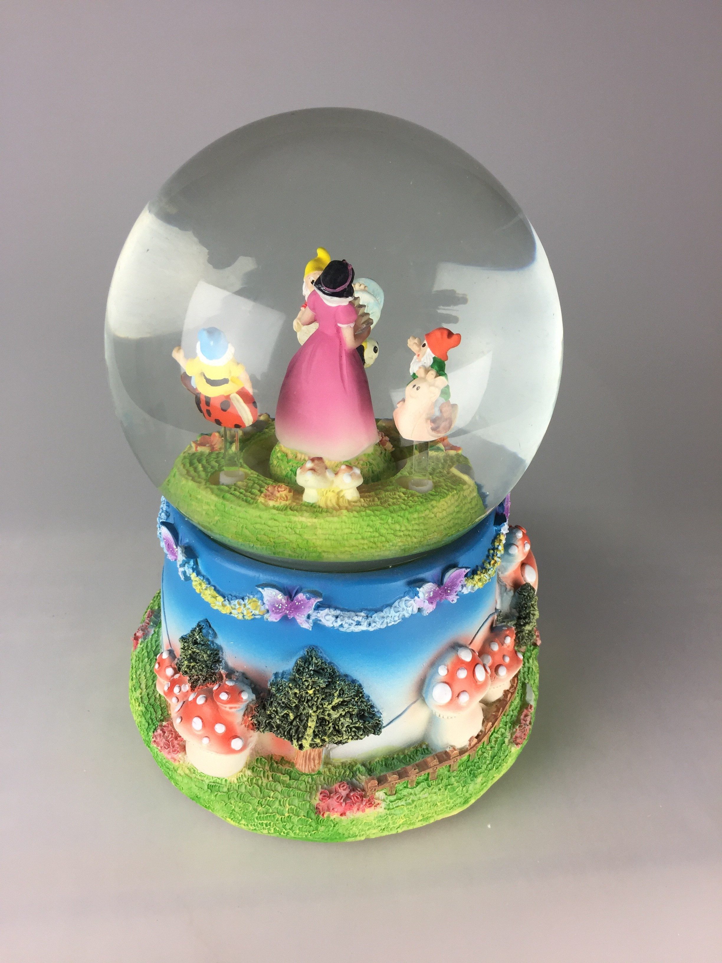 Musicboxworld Spieluhr Schneewittchen Schneekugel