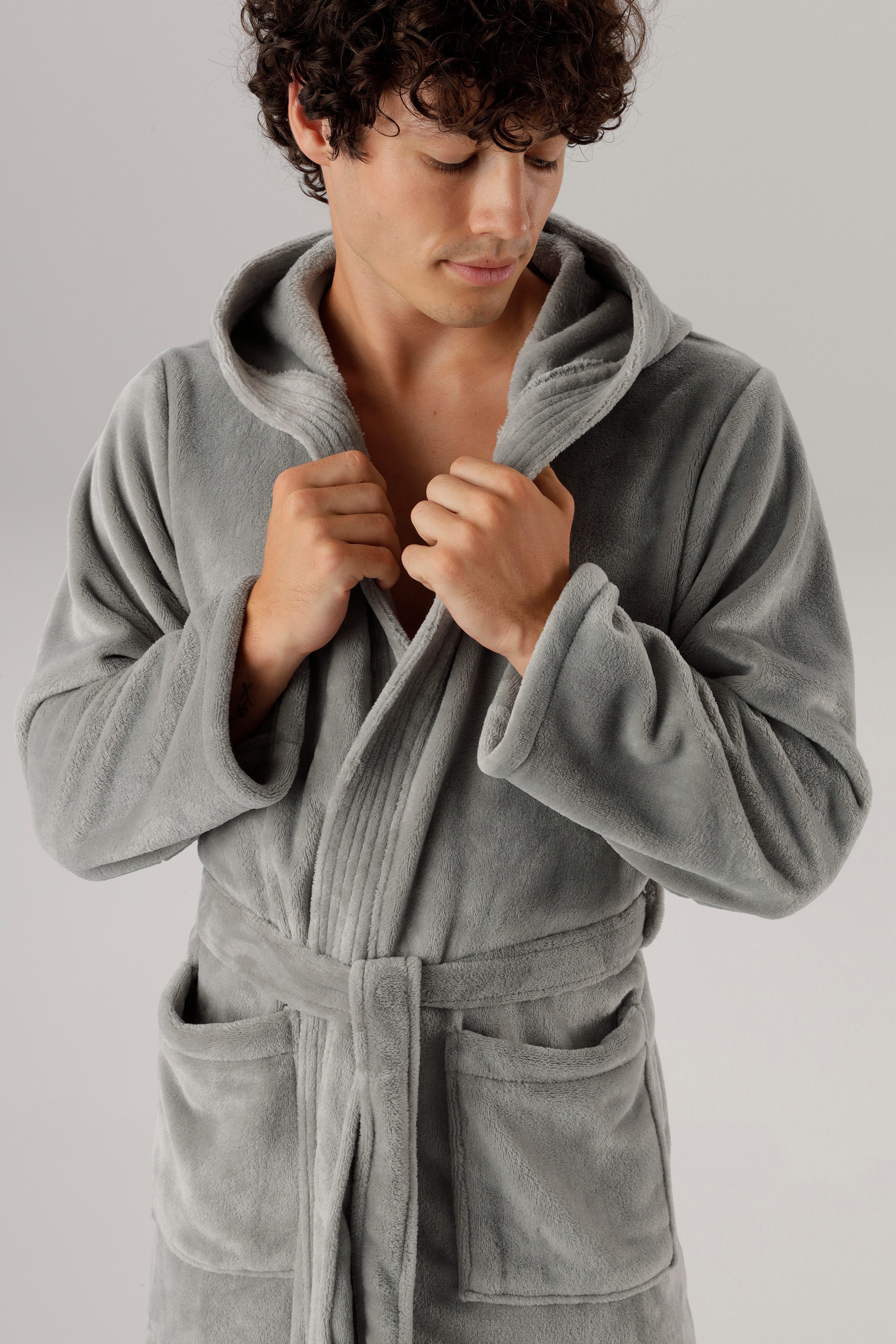 OTTO home Unisex-Bademantel Miia, ideal für Sauna, Spa & im Urlaub, Langform, Microfaser, Kapuze, Gürtel, weich und kuschelig, plüsch, für Damen und Herren, S-X – Bild 4 von 5