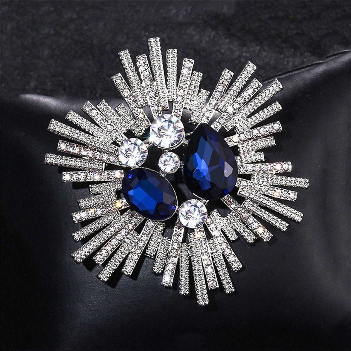 mit Exquisite in carefully Brosche Vintage-Brosche Feuerwerksform, Zirkonia Blau selected besetzt