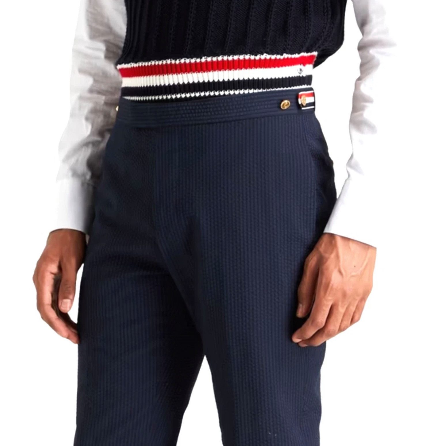 THOM BROWNE Anzughose Seersucker gestreift Slim Fit Herren Hose Navy Riemen, Gold Knöpfen und Verdeckter Haken