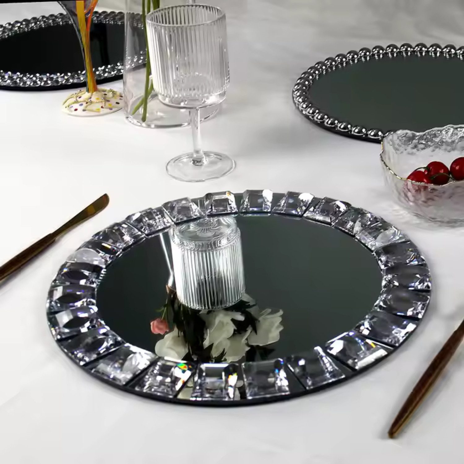 Quality Elegance Speiseteller 4er Set Spiegel-Charger Plates Edle Platzteller mit Spiegeloptik, (4 St), Platzteller Set 32 cm