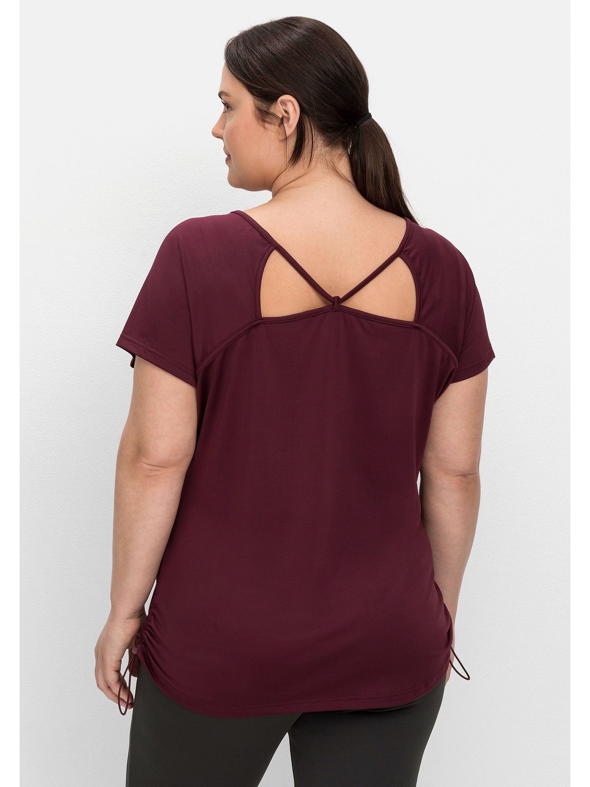 Sheego T-Shirt Große atmungsaktiv raffiniertem mit Rückenteil, Größen