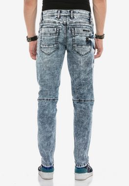 Cipo & Baxx Bequeme Jeans mit coolen Ziernahtelementen
